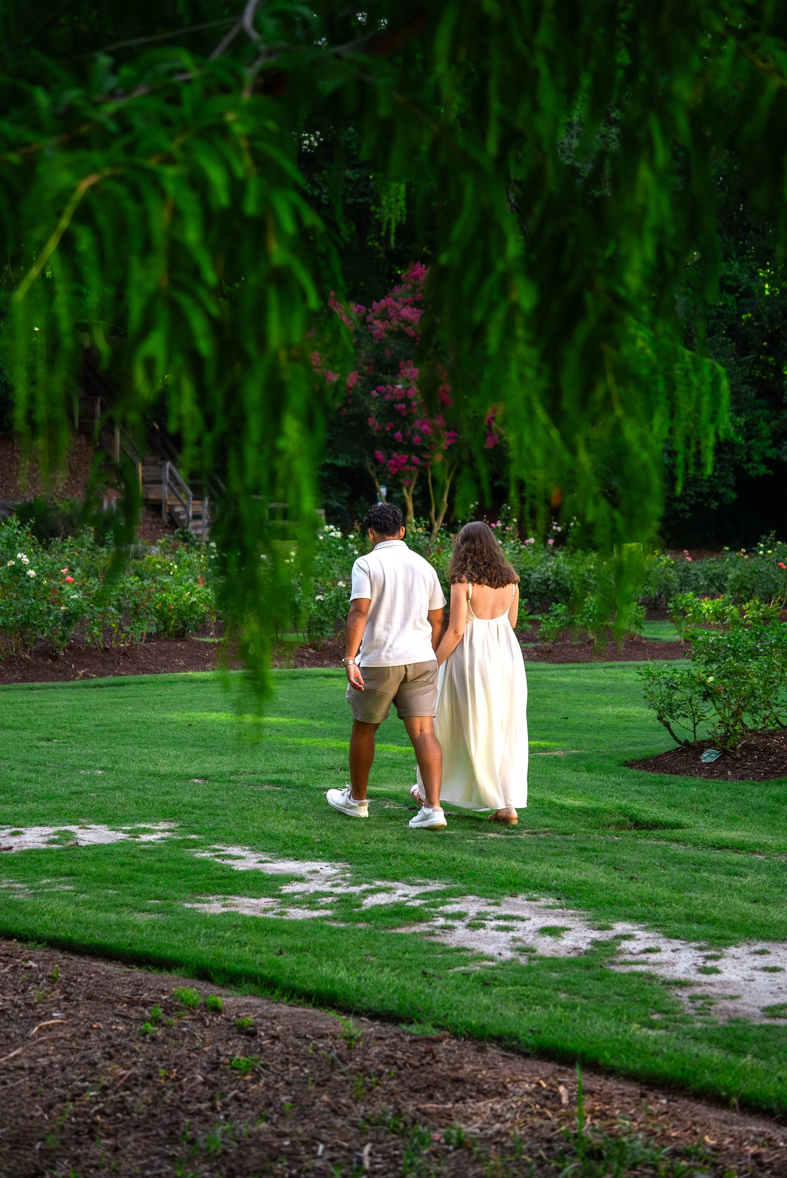 raleigh-rose-garden-raleigh-nc-maternity-session-walking-path.jpg
