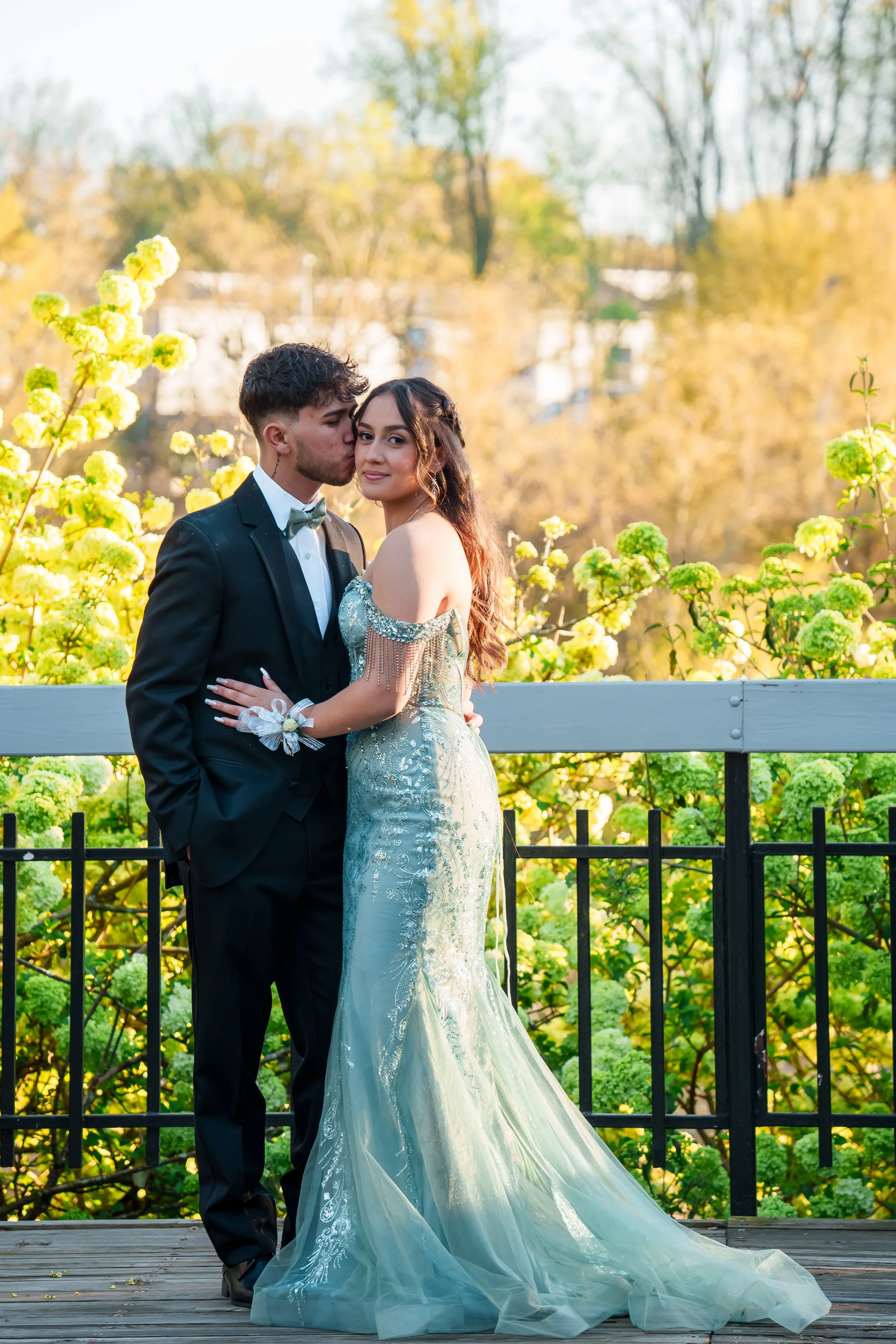 pullen-park-raleigh-nc-prom-photography-bridge-embrace-kzk-visuals.jpg