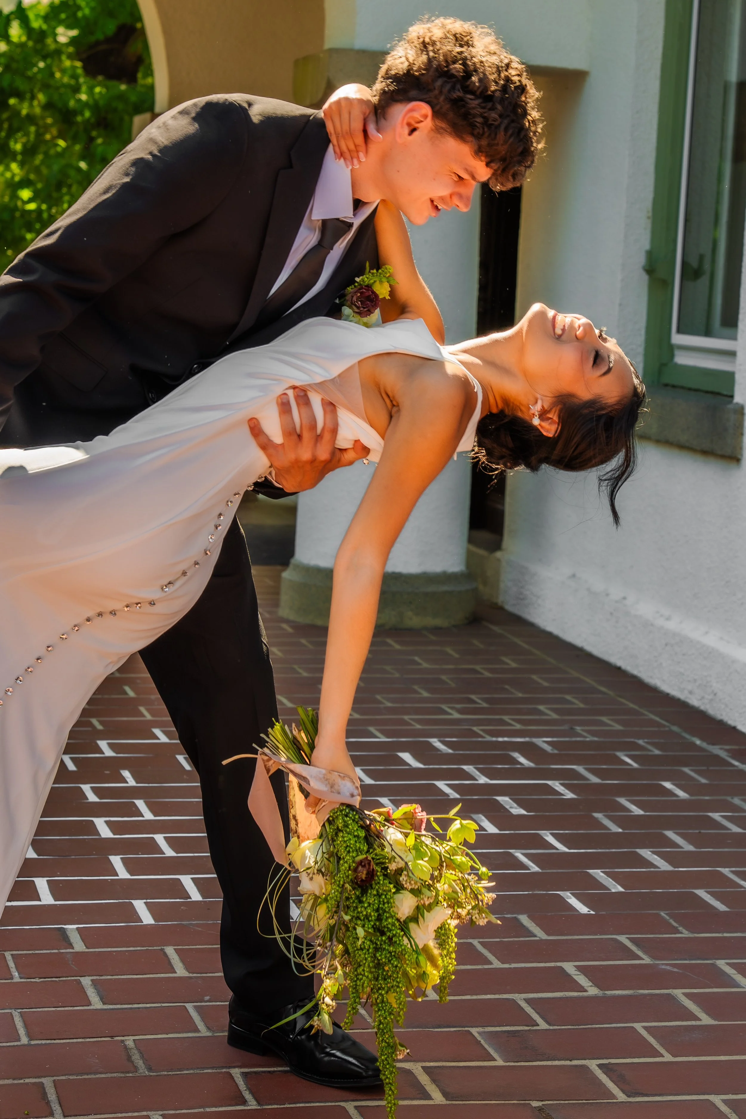 hill-house-durham-nc-wedding-dip-kiss.jpg