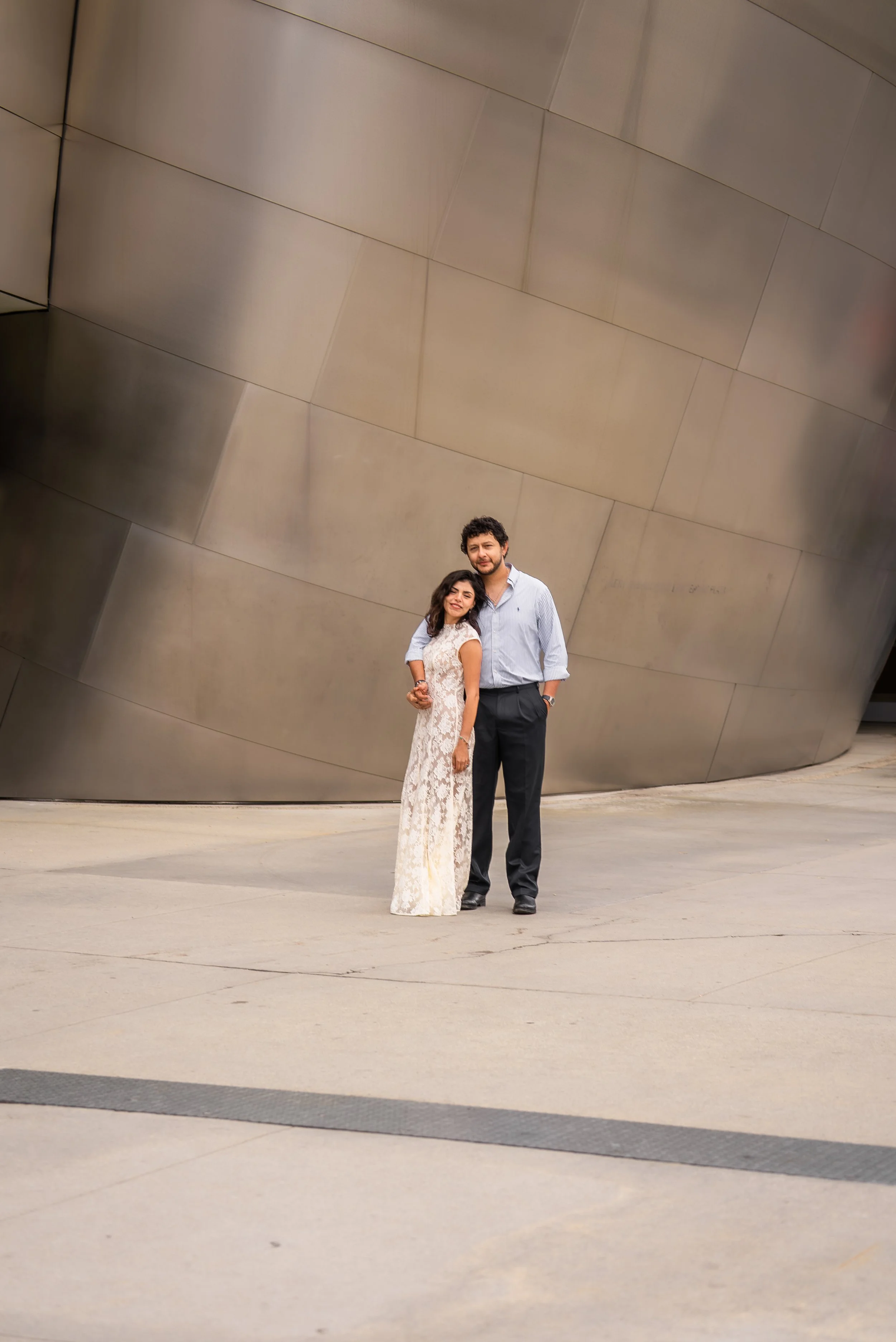 downtown-los-angeles-couples-session-walt-disney-concert-hall-wide.jpg