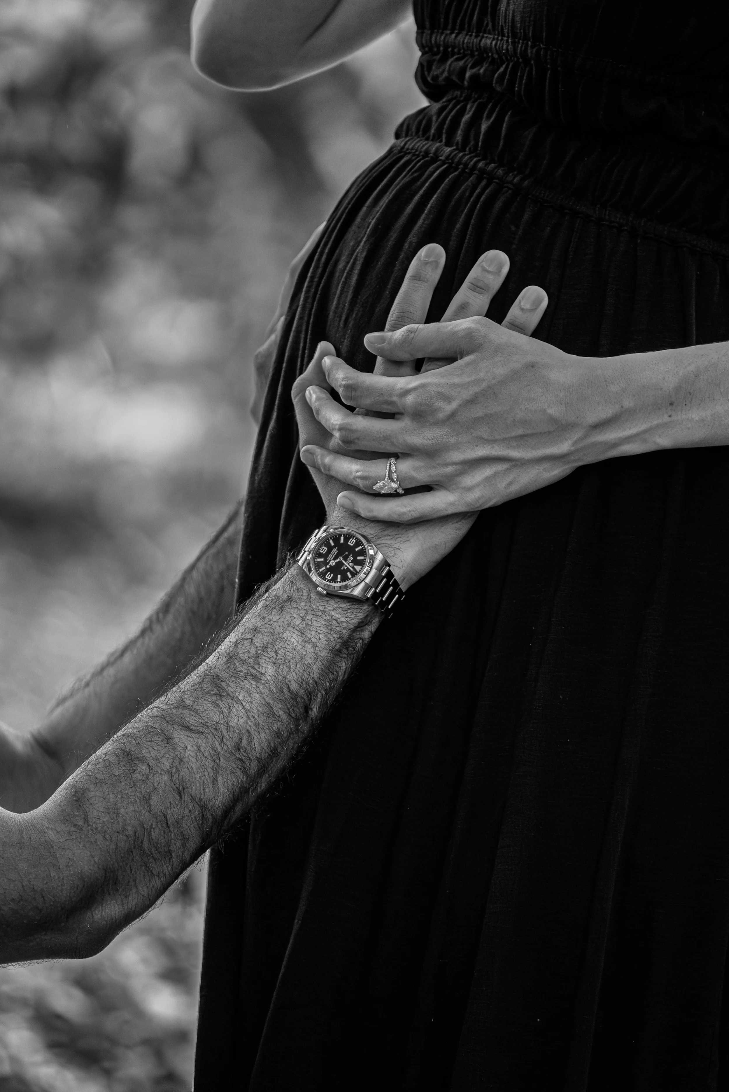 jc-raulston-arboretum-raleigh-nc-maternity-session-black-and-white-hands.jpg