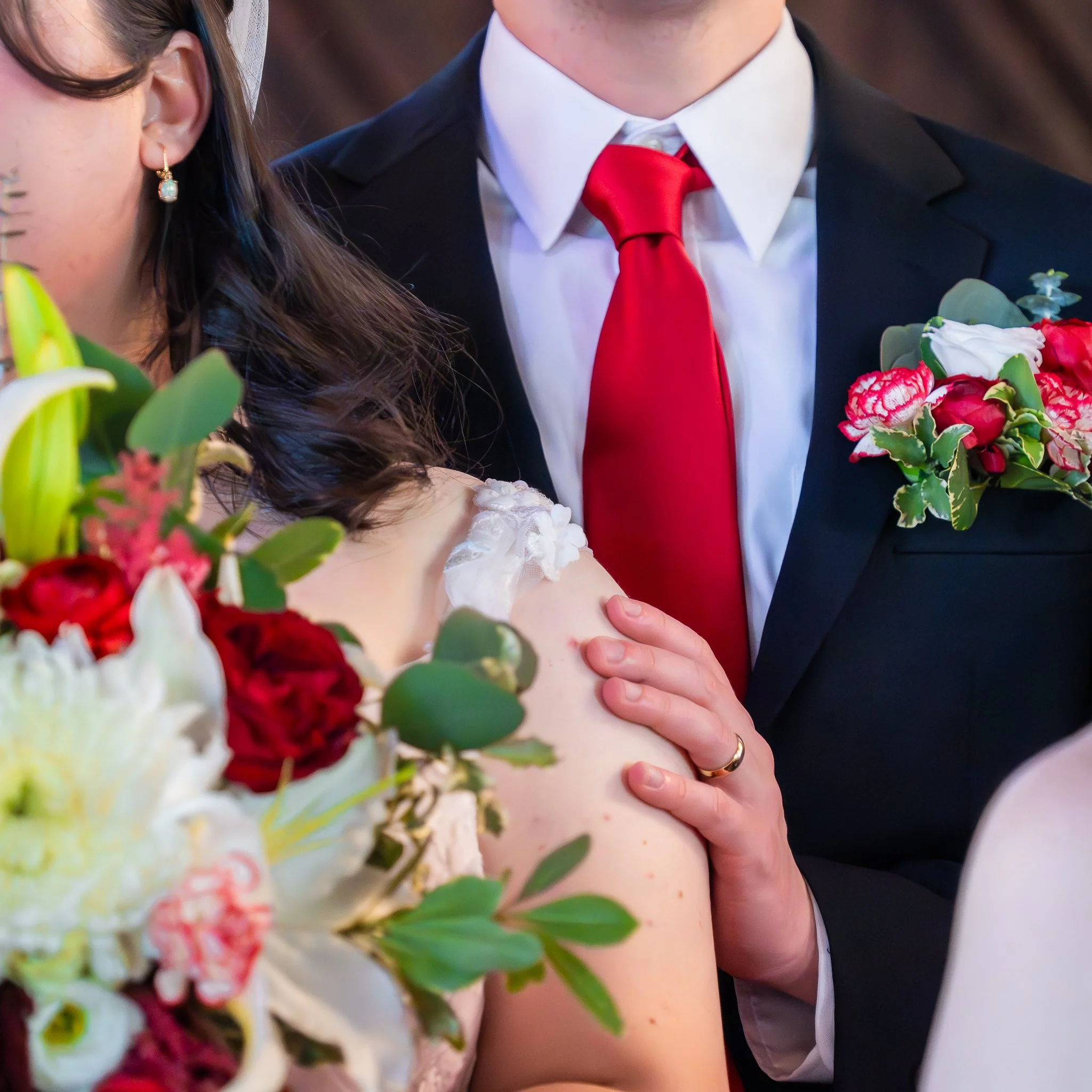 all-saints-chapel-raleigh-nc-wedding-bouquet-detail.jpg