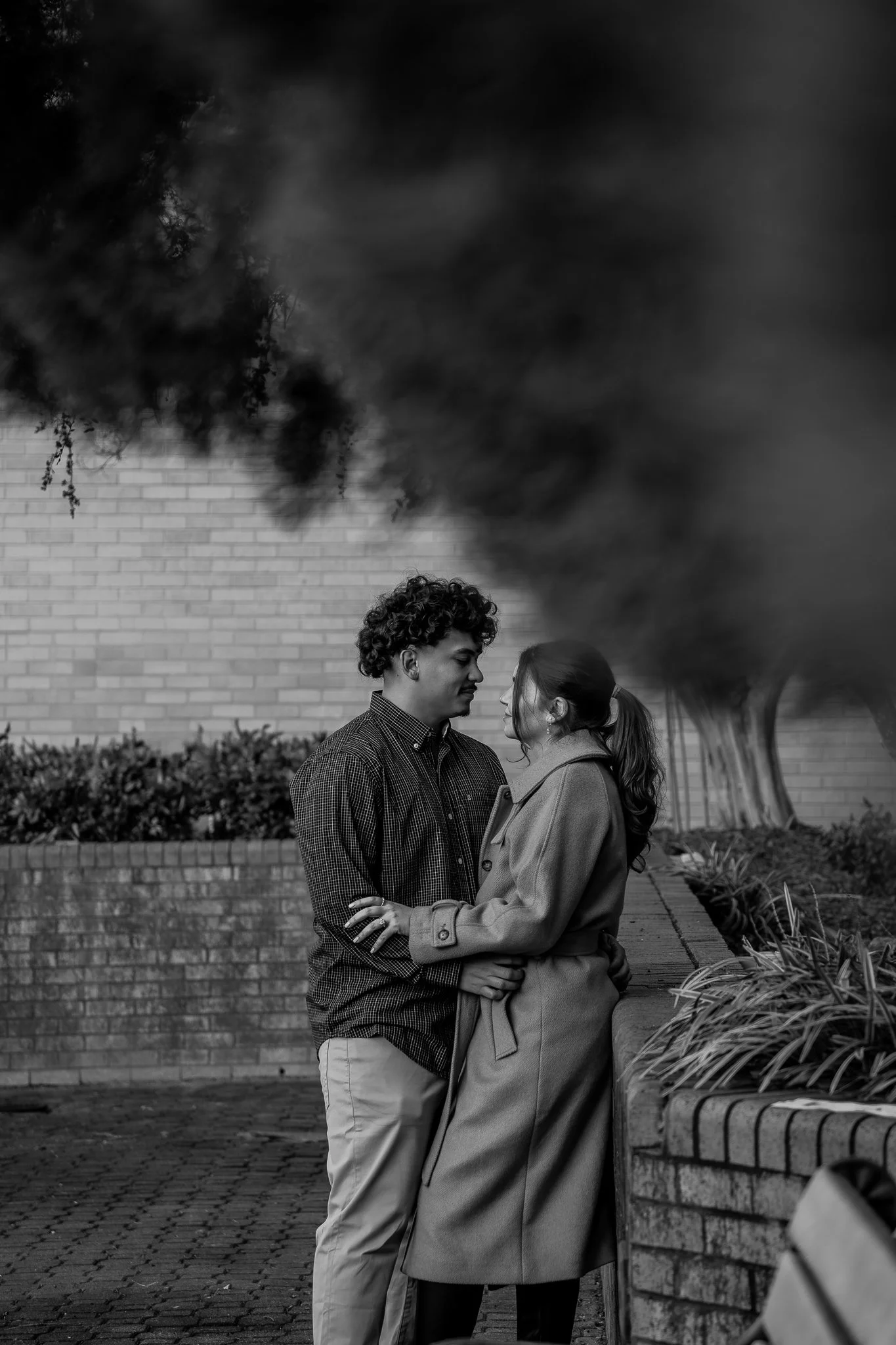 downtown-smithfield-nc-couples-session-black-and-white-embrace.jpg