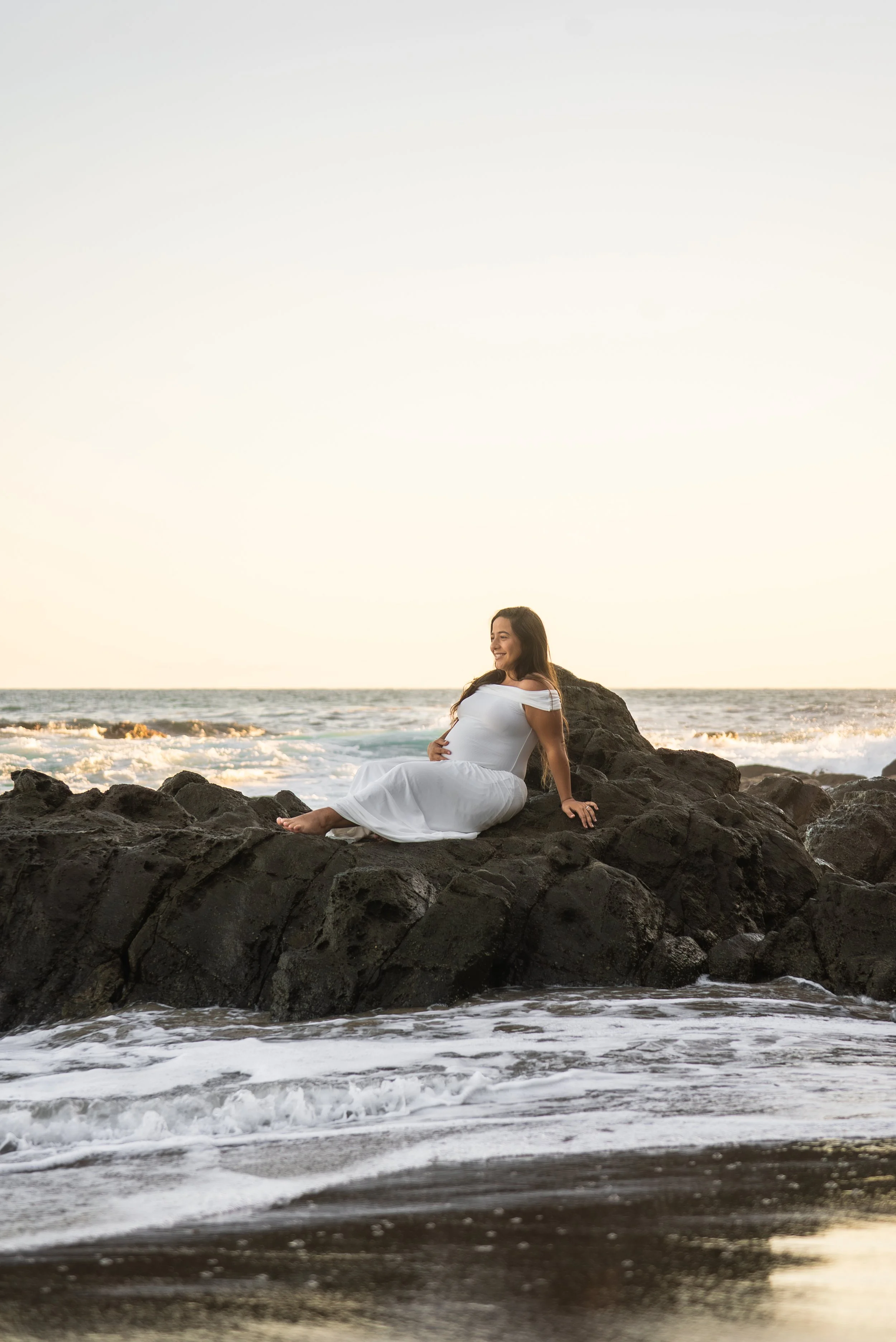 crescent-bay-beach-laguna-beach-ca-maternity-session-maternity-on-rocks.jpg