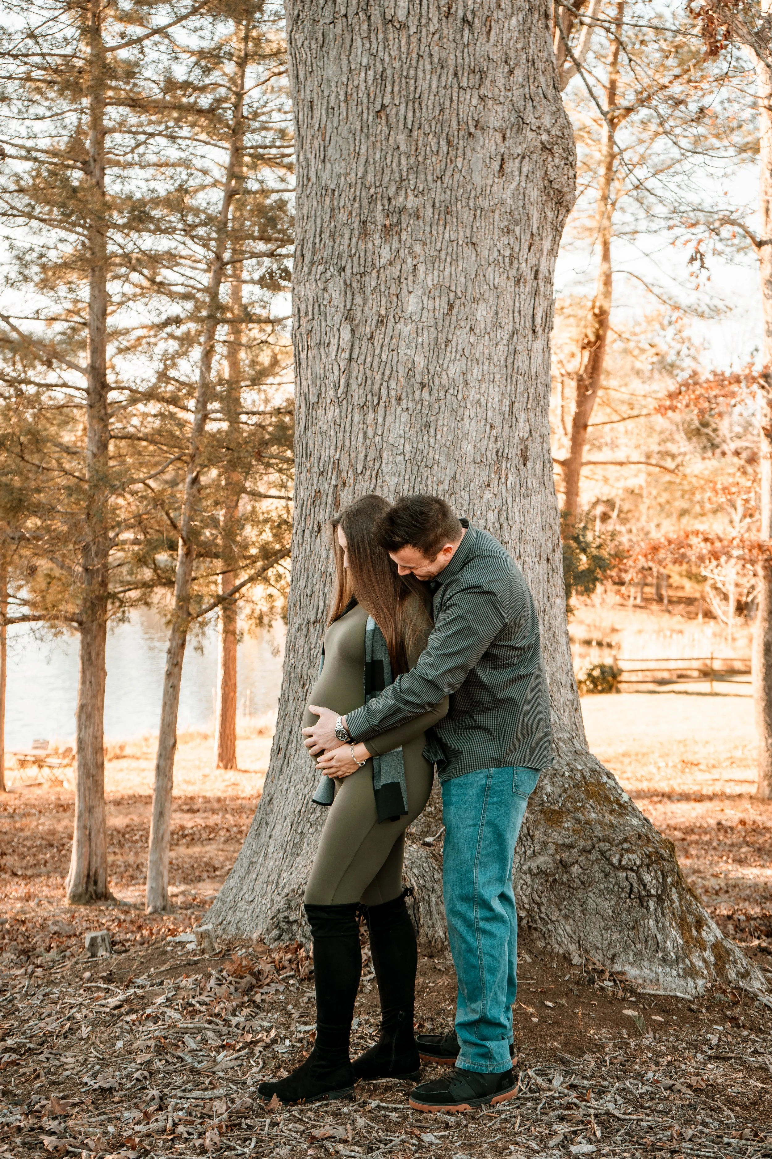 north-carolina-maternity-photographer-tree-embrace.JPG