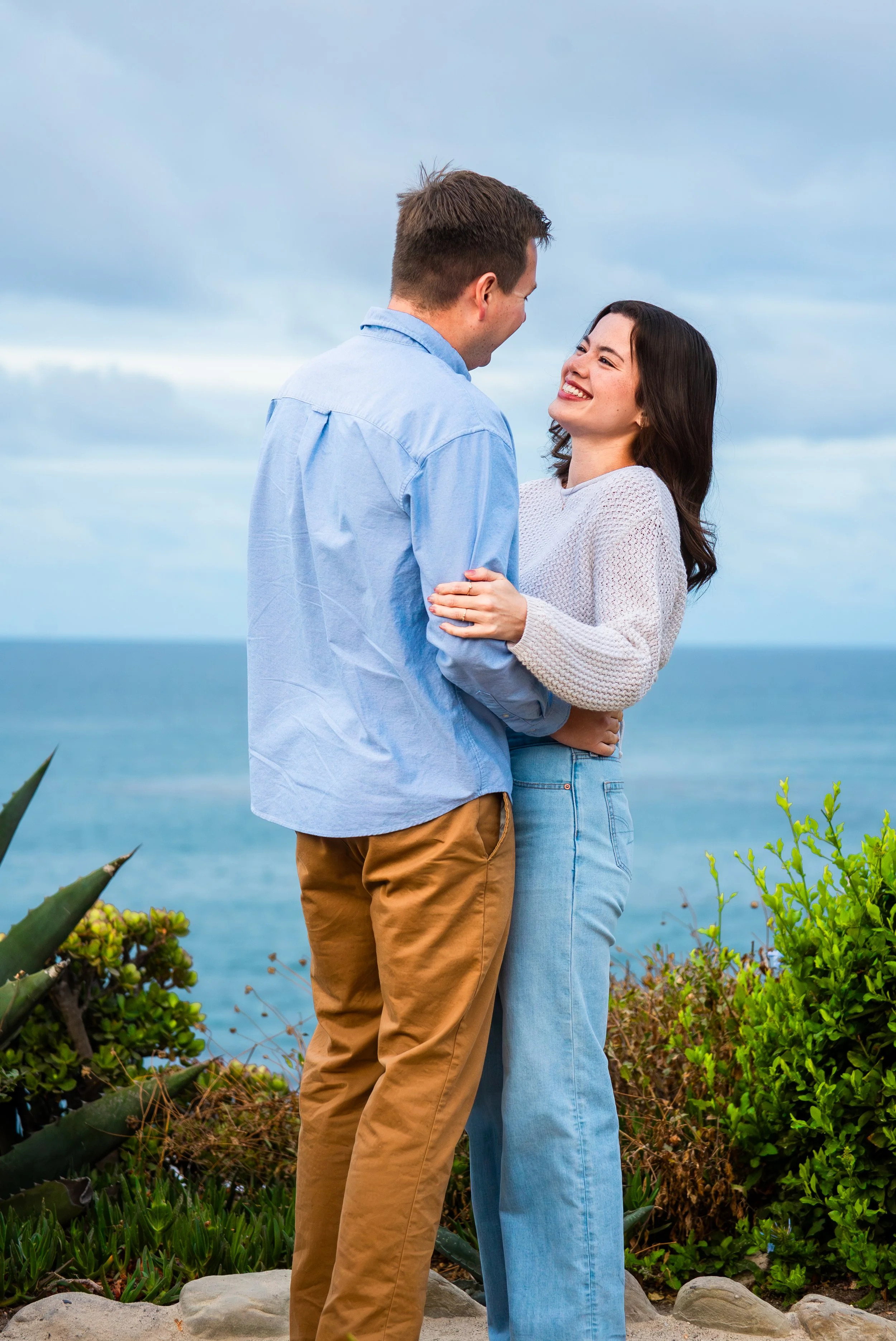 laguna-beach-couples-photographer-cliffside-embrace.jpg