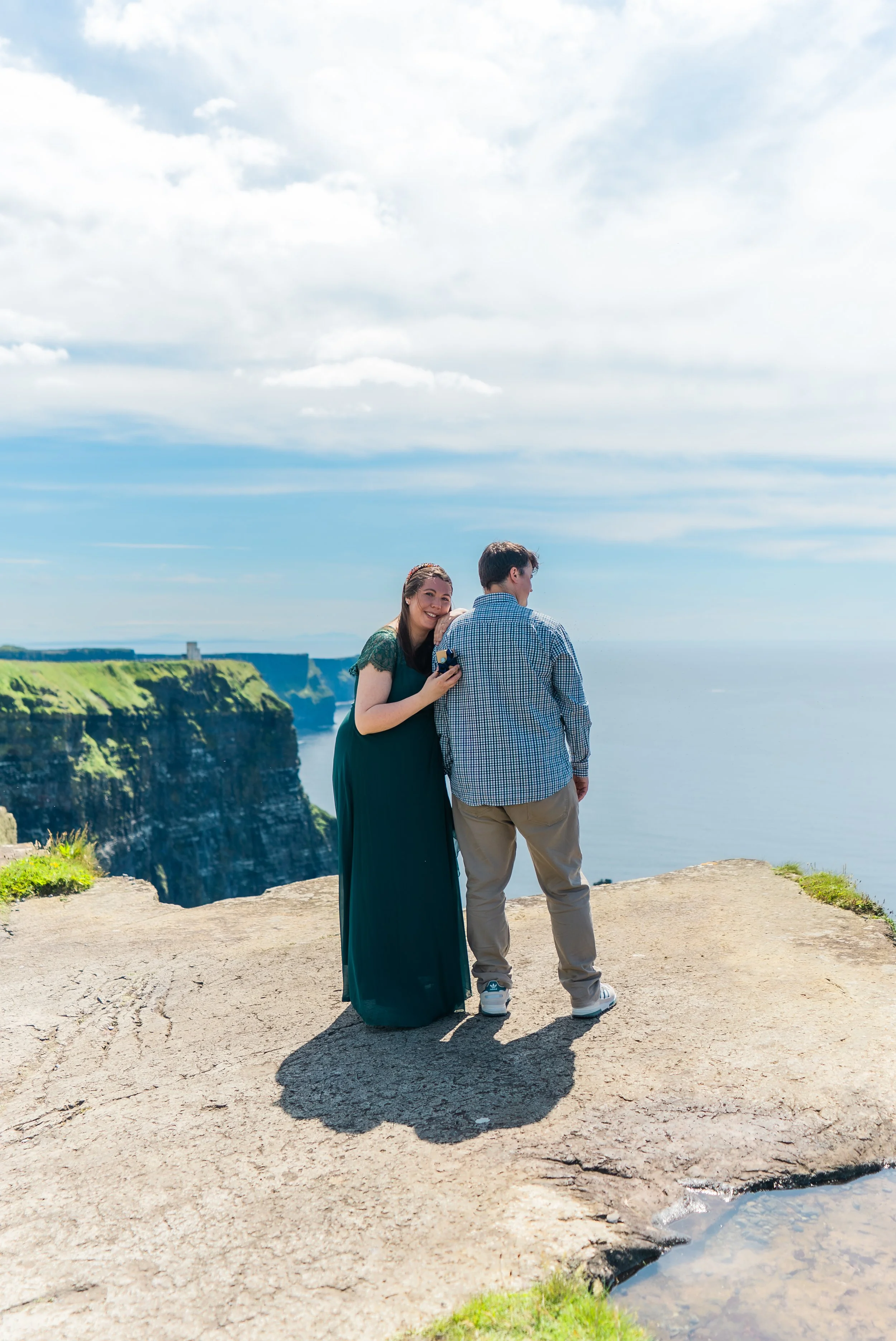 cliffs-of-moher-county-clare-ireland-maternity-session-standing-cliffs.jpg
