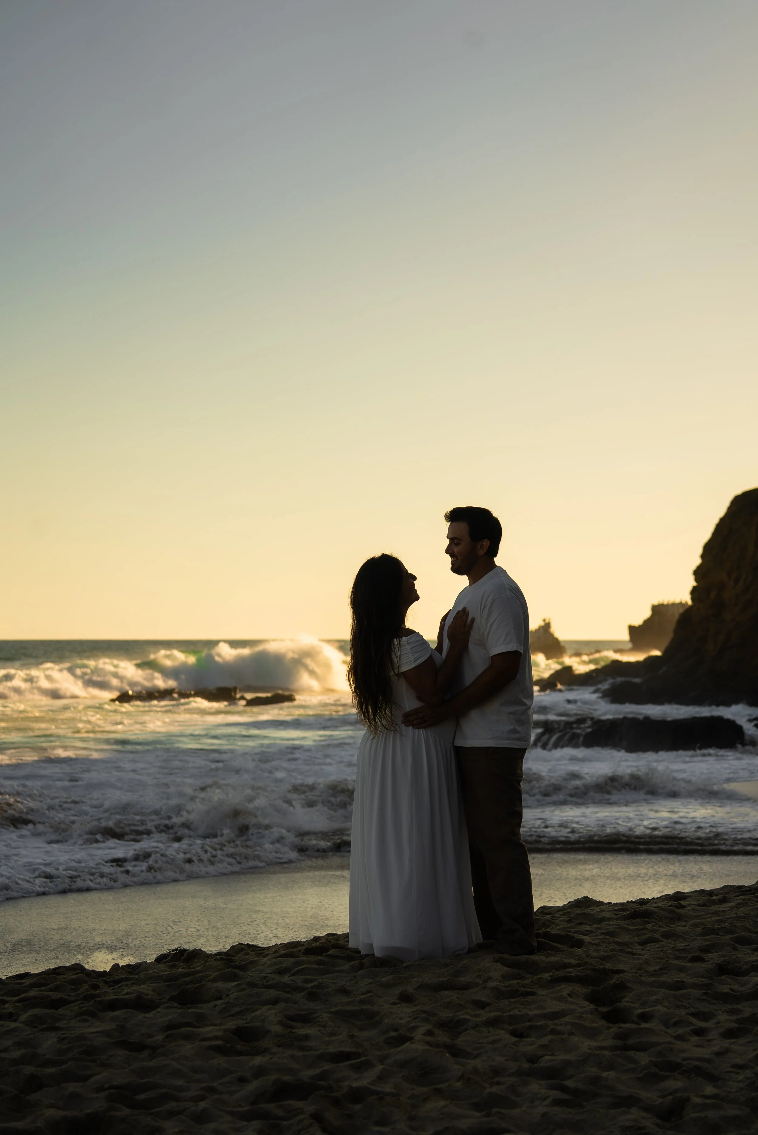crescent-bay-beach-laguna-beach-ca-maternity-session-silhouette.jpg