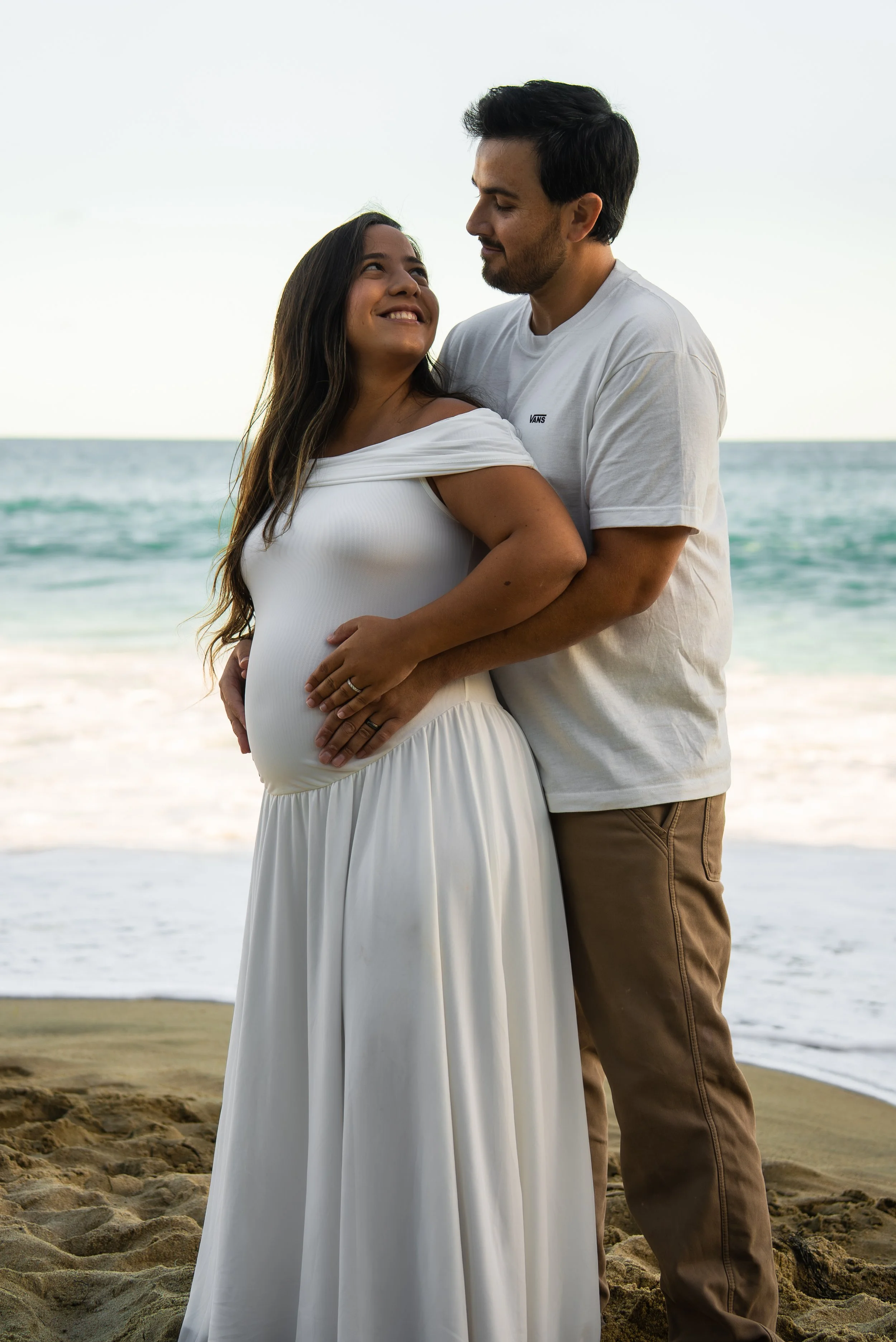 crescent-bay-beach-laguna-beach-ca-maternity-session-standing-embrace.jpg