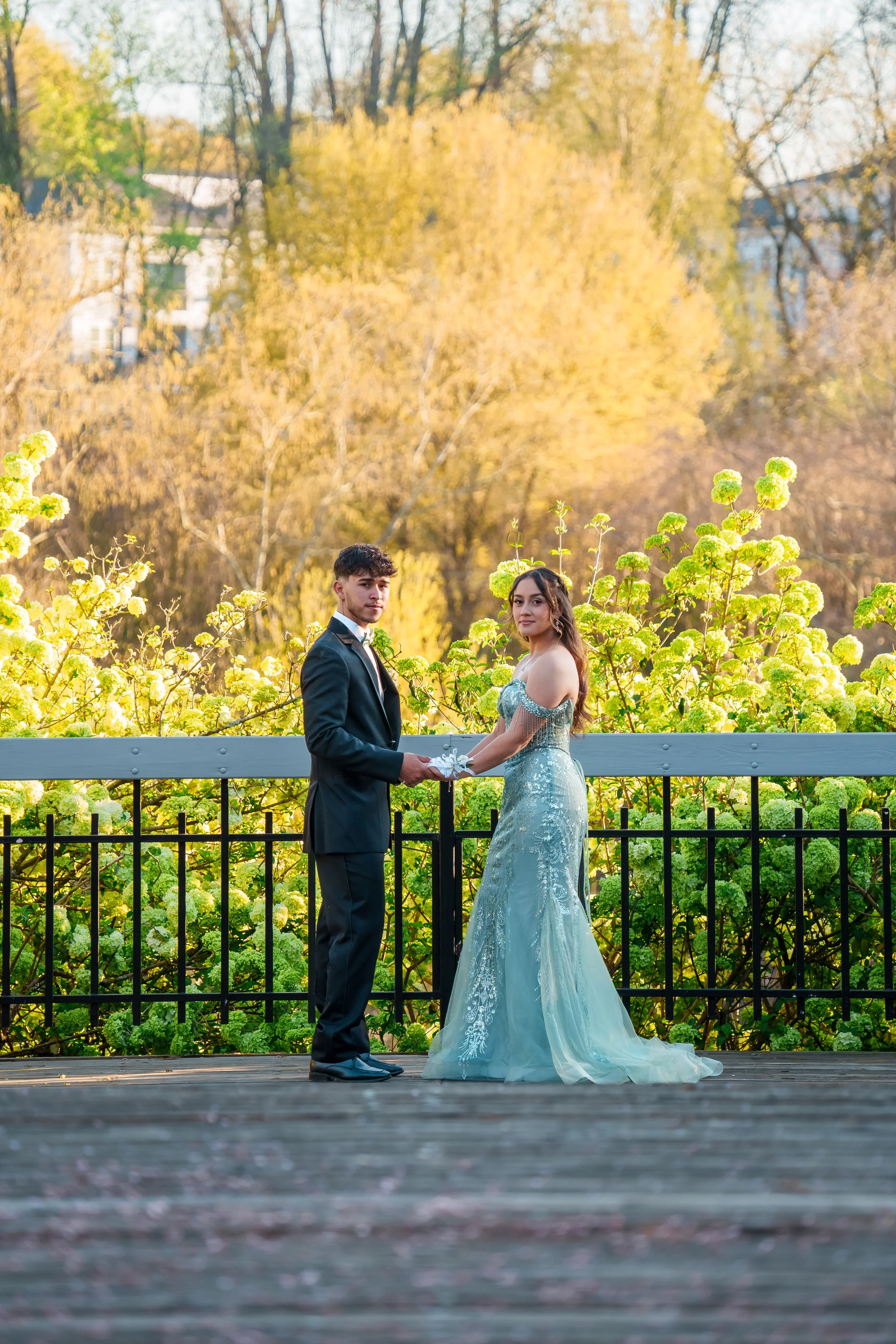 pullen-park-raleigh-nc-prom-photography-rail-portrait-kzk-visuals.jpg
