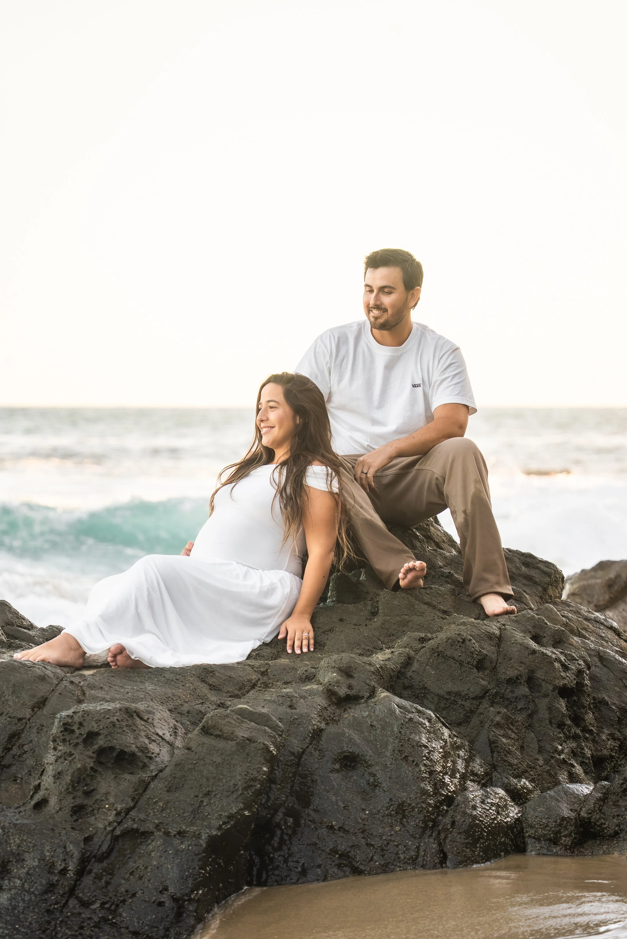 crescent-bay-beach-laguna-beach-ca-maternity-session-rocks-relaxed.jpg