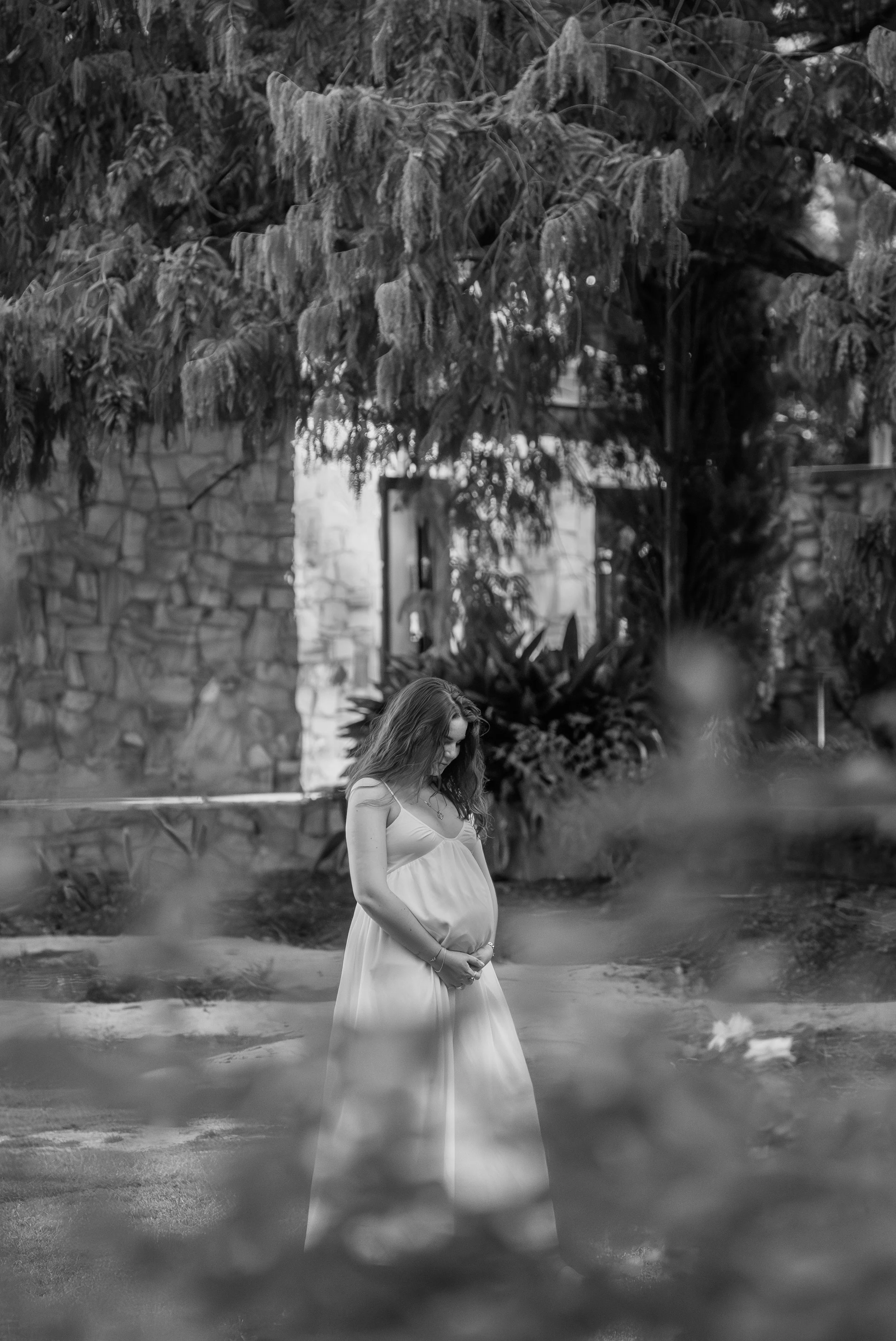 raleigh-rose-garden-raleigh-nc-maternity-session-black-and-white-mother.jpg