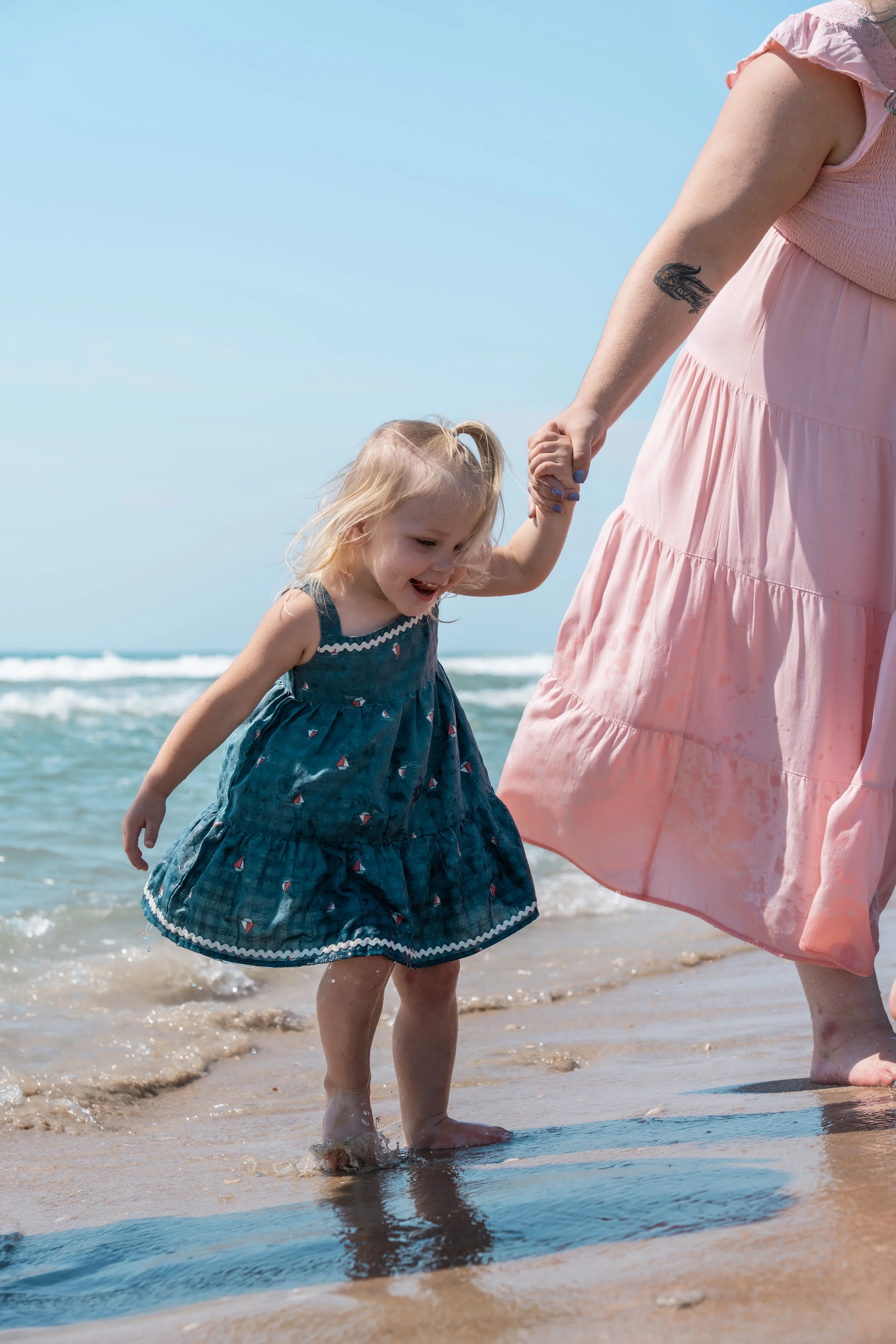 cape-lookout-nc-mother-and-daughter-beach-photo.jpg