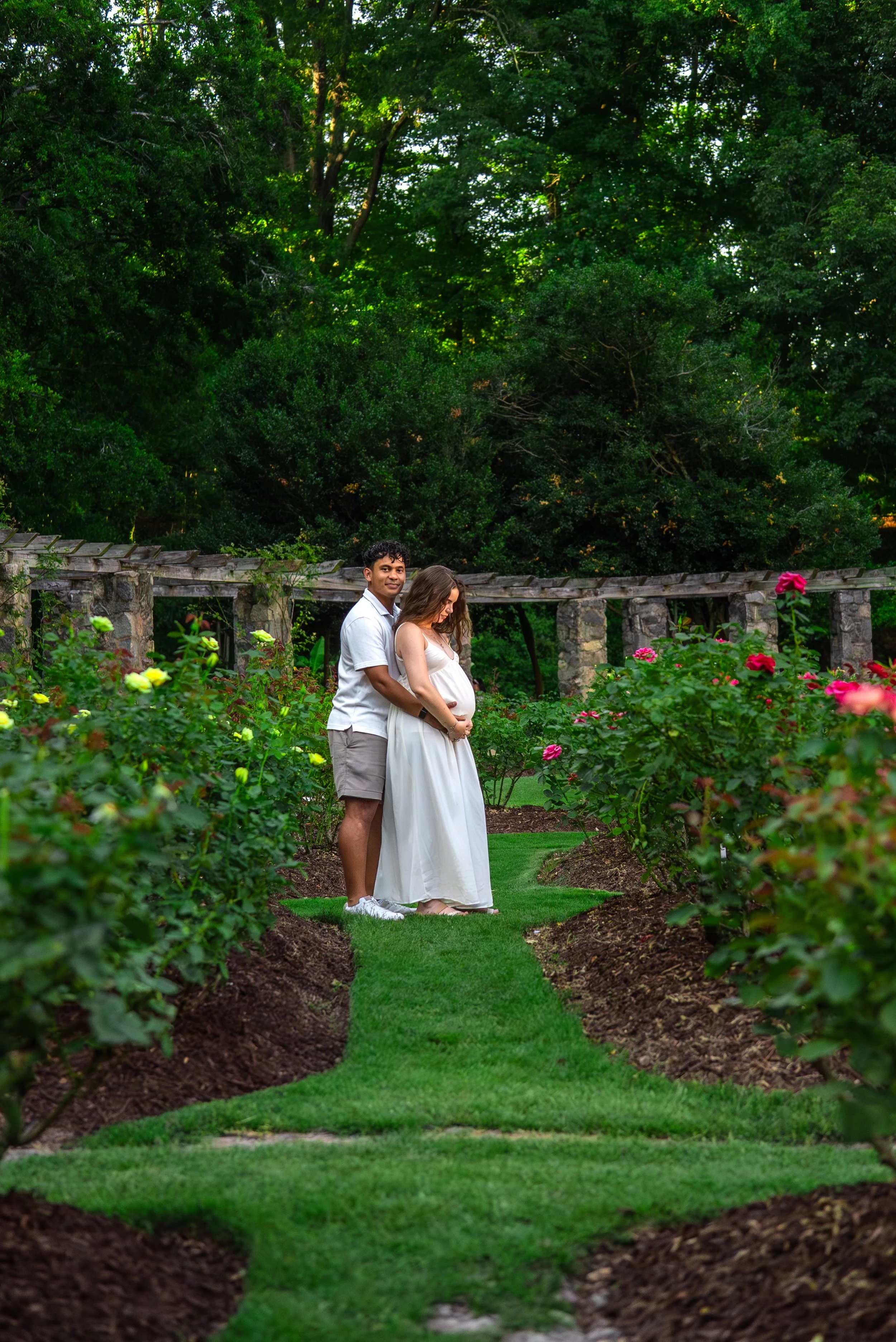 raleigh-rose-garden-raleigh-nc-maternity-session-garden-embrace-wide.jpg