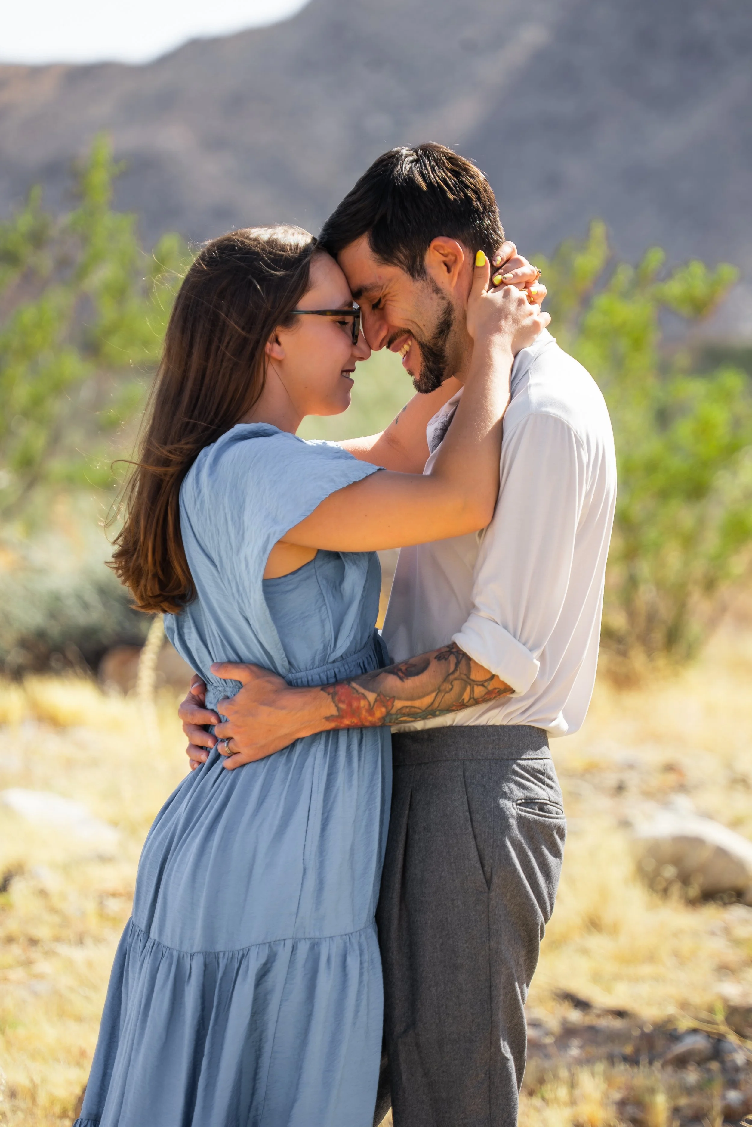 anza-borrego-couples-photographer-intimate-embrace.jpg
