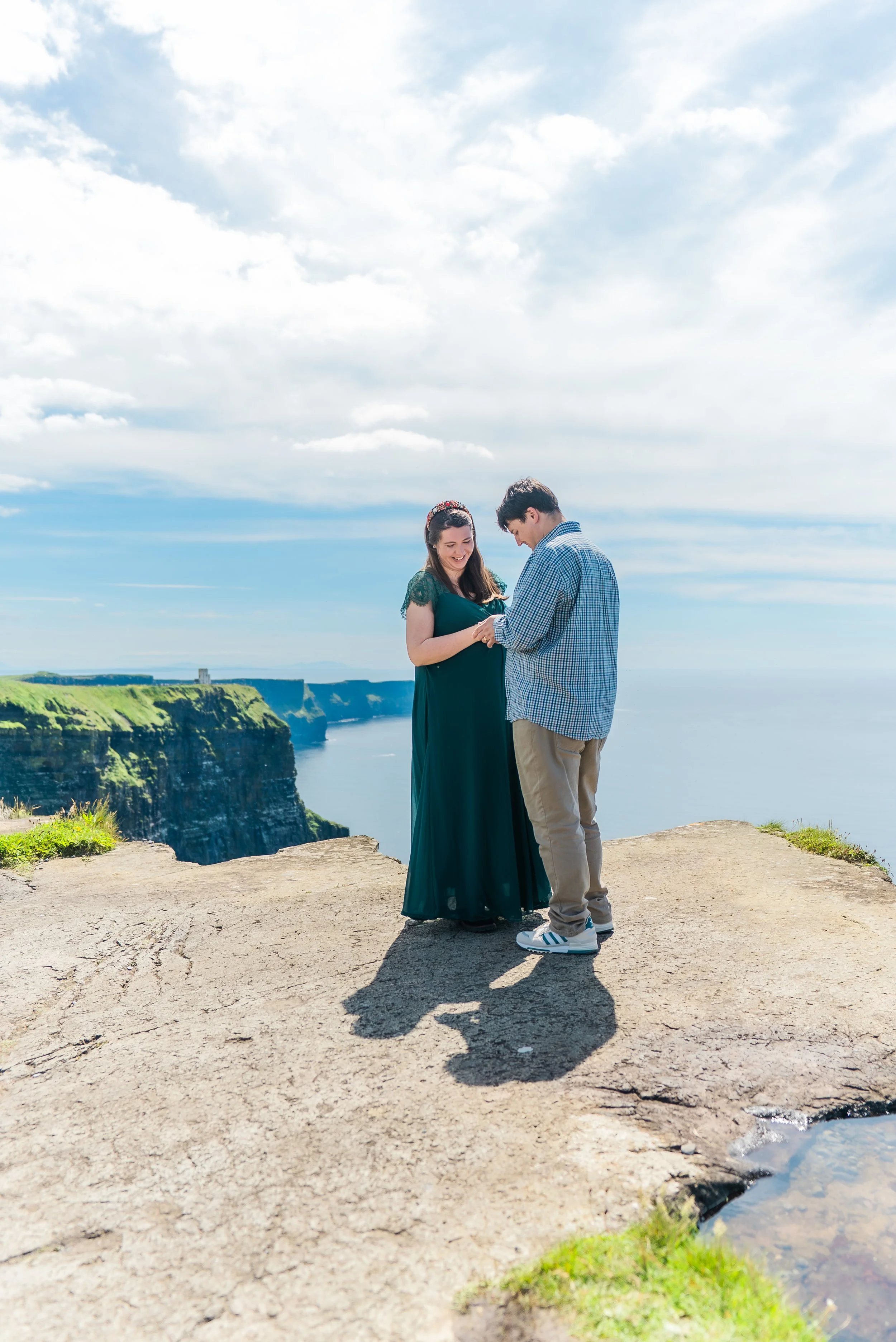 cliffs-of-moher-county-clare-ireland-maternity-session-ocean-view.jpg