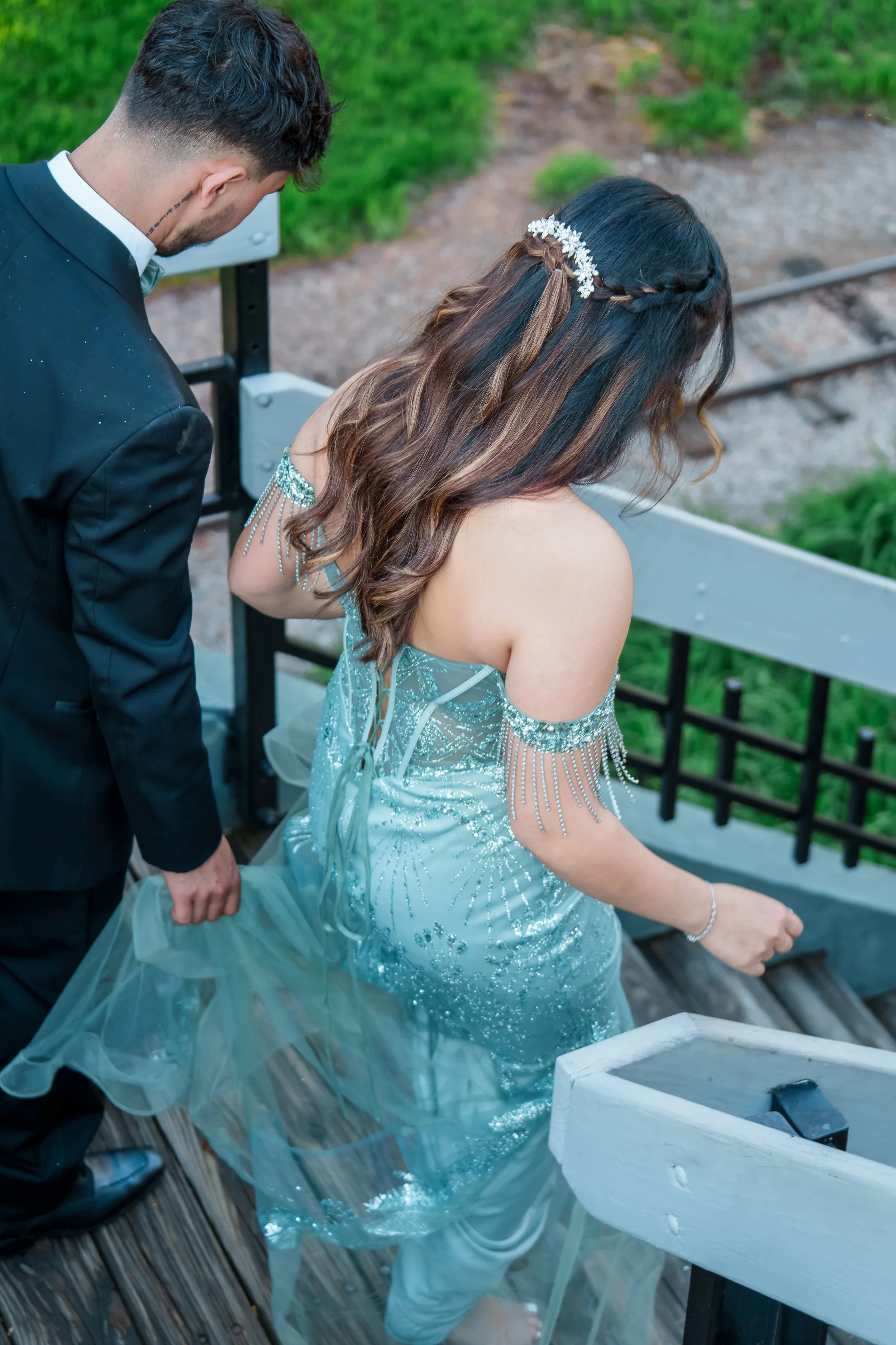 pullen-park-raleigh-nc-prom-photography-detail-hands-kzk-visuals.jpg