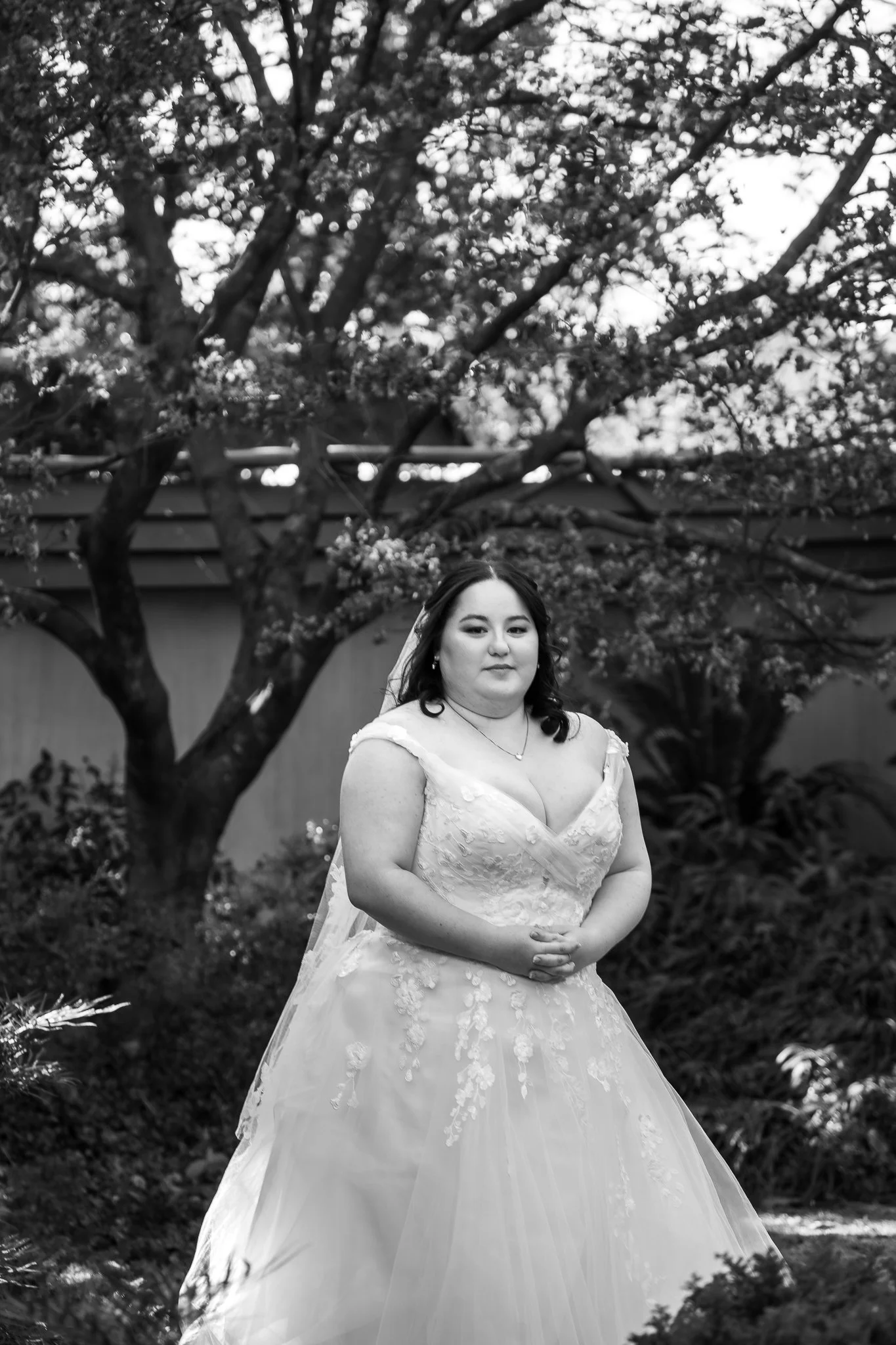 jc-raulston-arboretum-raleigh-nc-bridal-portraits-black-and-white-garden.jpg