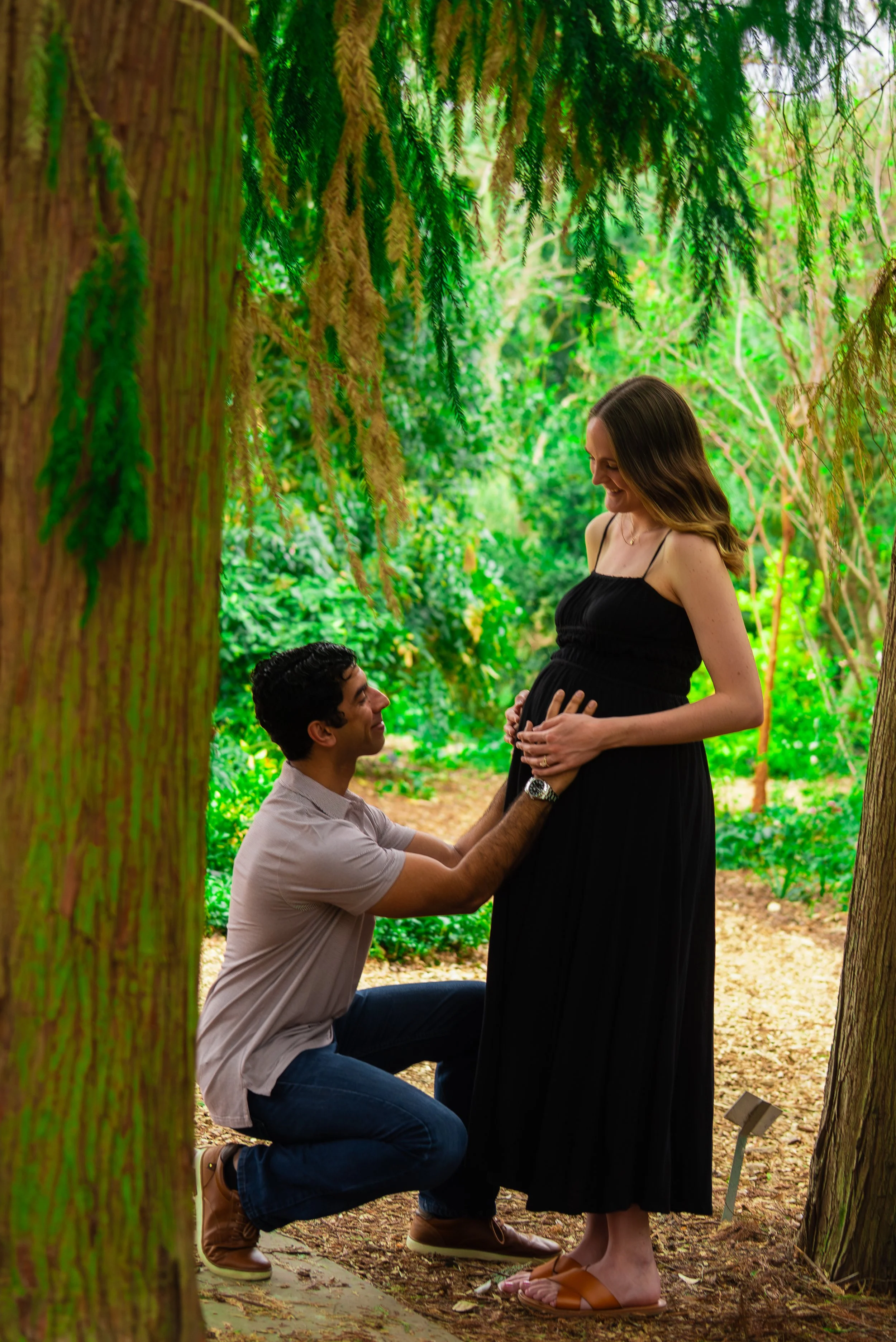 jc-raulston-arboretum-raleigh-nc-maternity-session-proposal-style-pose.jpg