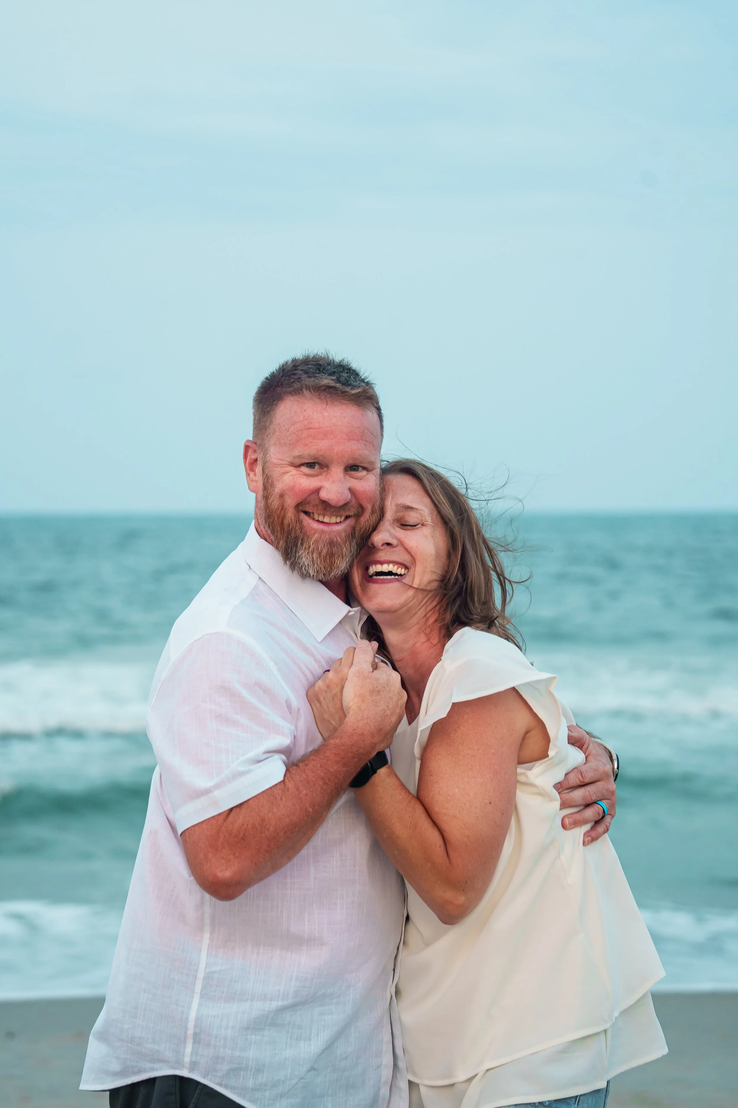 carolina-beach-family-photographer-candid-couple.jpg