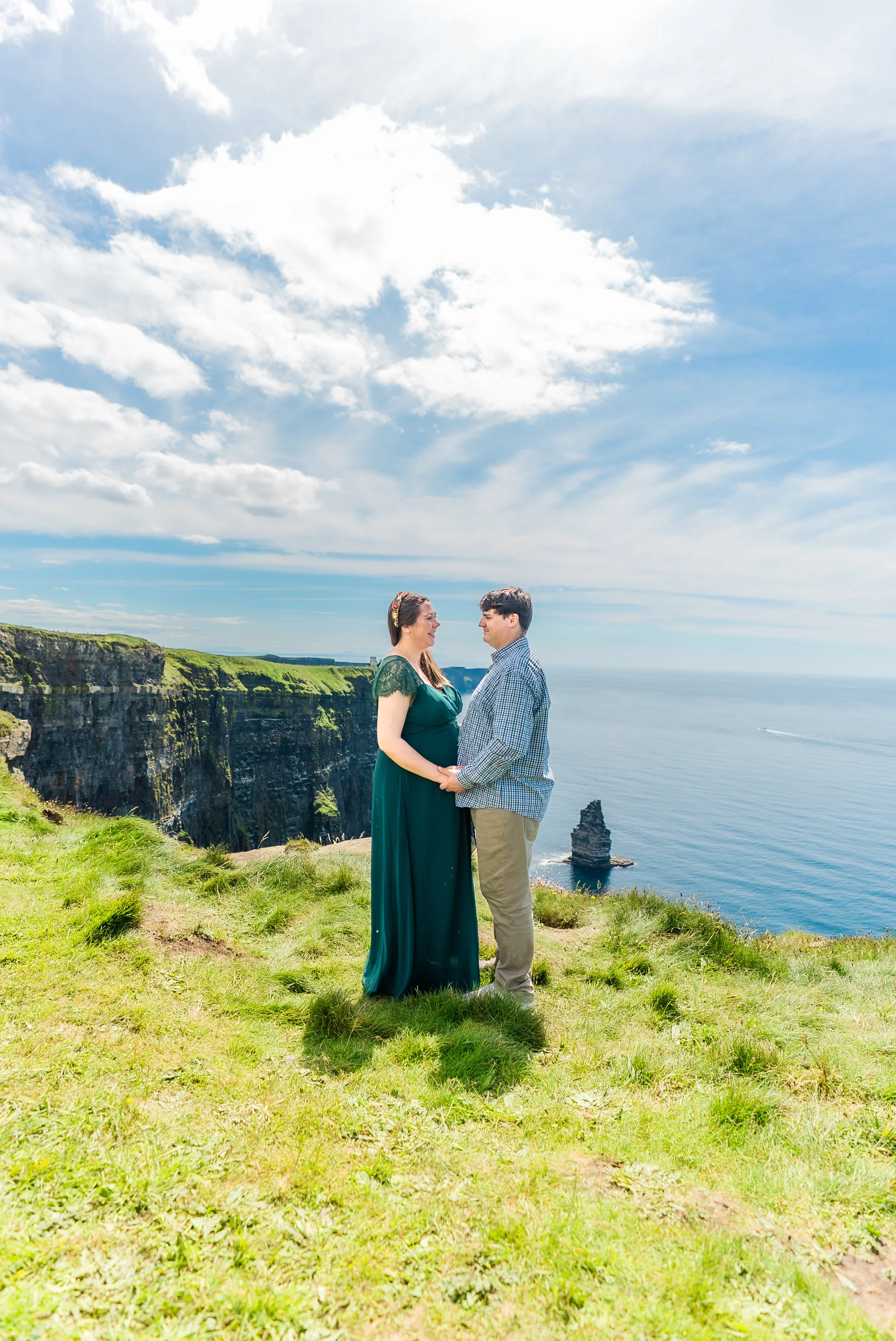 cliffs-of-moher-county-clare-ireland-maternity-session-standing-together.jpg