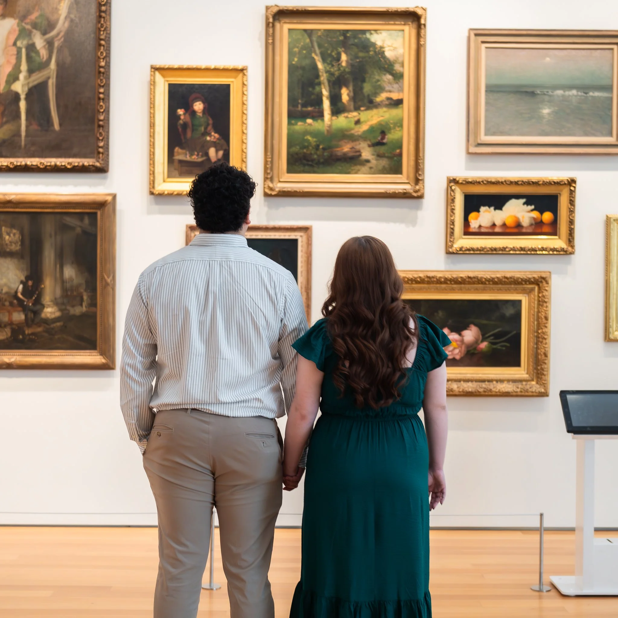 nc-museum-of-art-raleigh-nc-engagement-session-art-gallery-walk.jpg