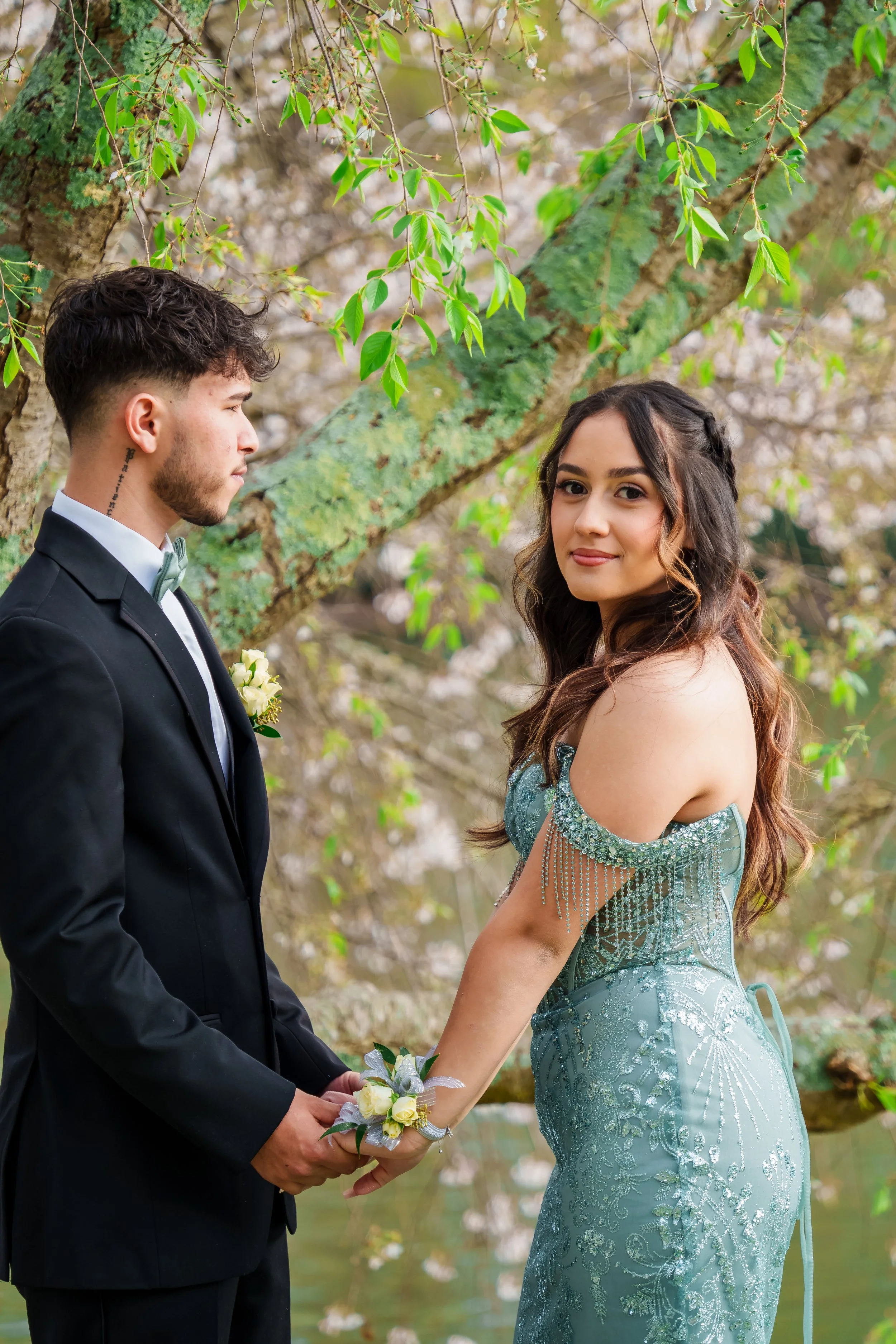 pullen-park-raleigh-nc-prom-photography-over-shoulder-look-kzk-visuals.jpg