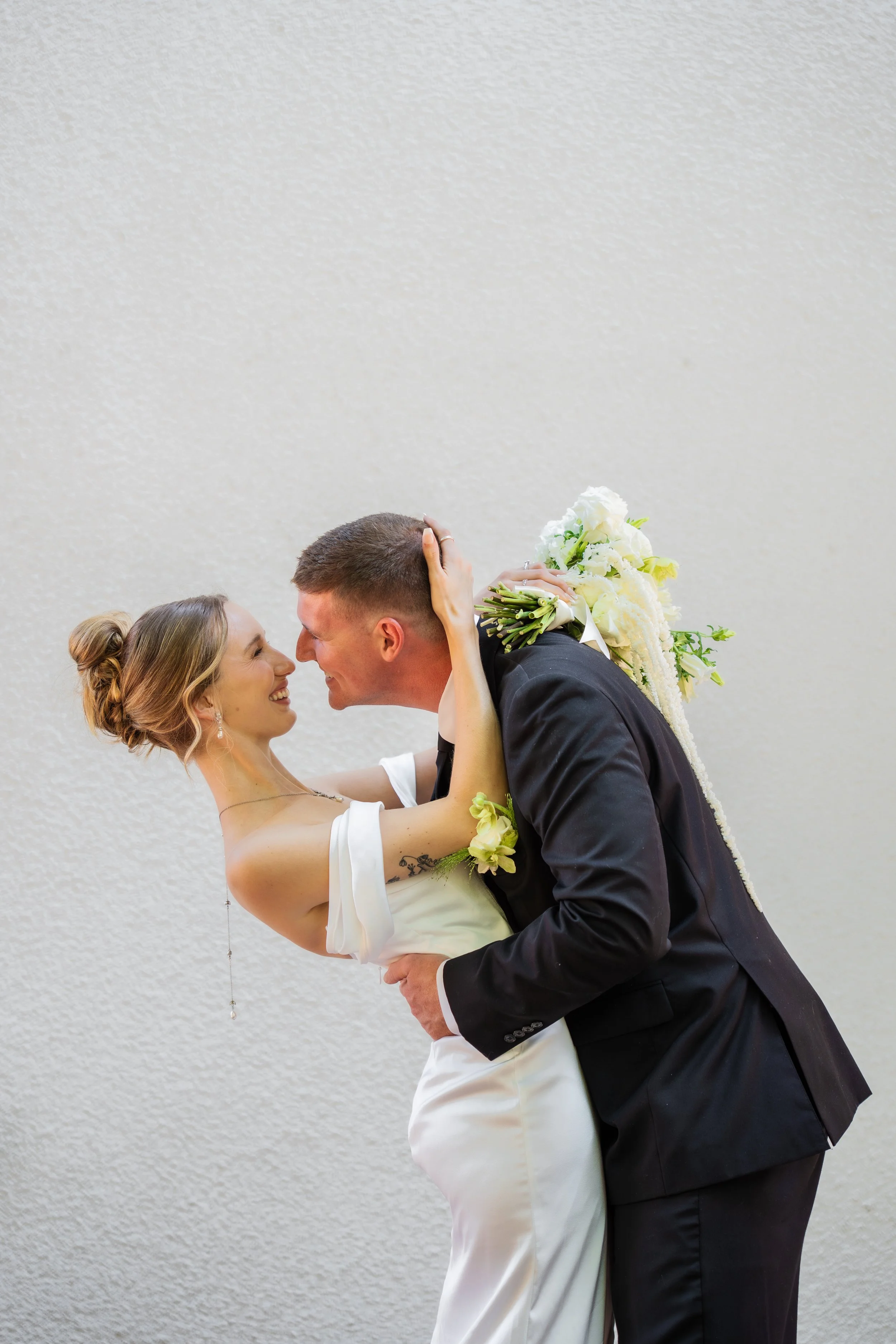 hill-house-durham-nc-wedding-dip-kiss-close.jpg