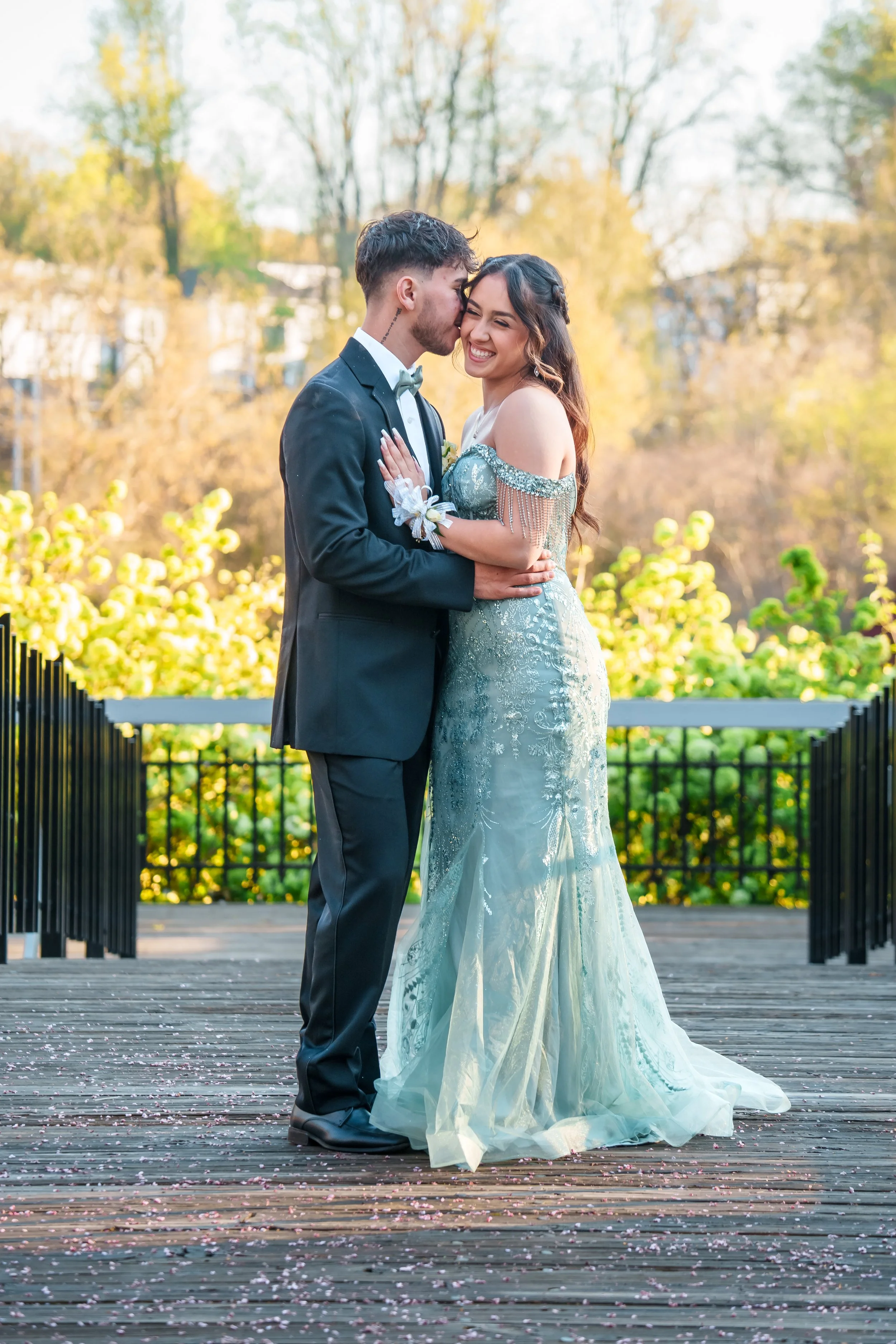 pullen-park-raleigh-nc-prom-photography-close-up-couple-kzk-visuals.jpg