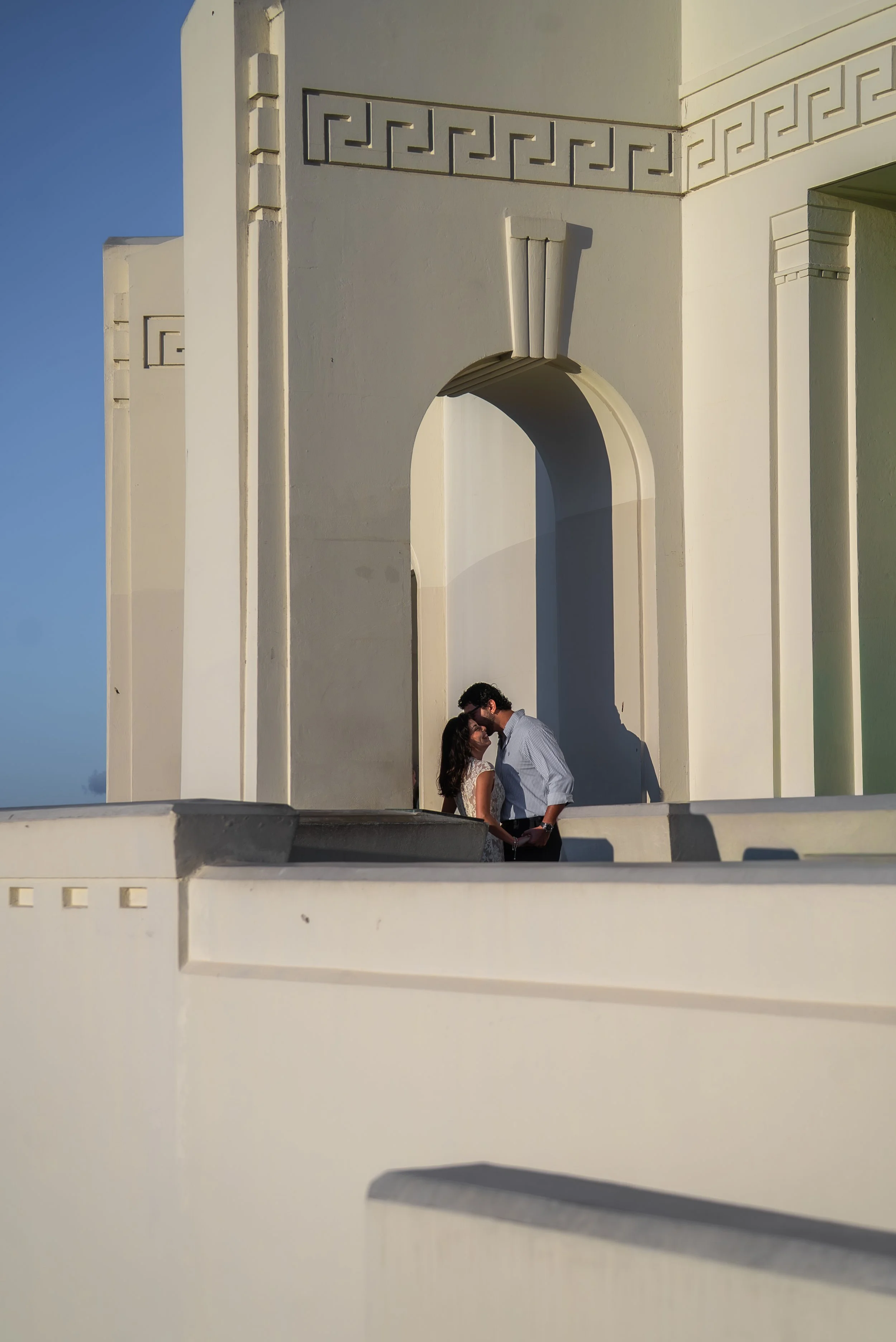 griffith-observatory-los-angeles-couples-session-architecture-frame.jpg