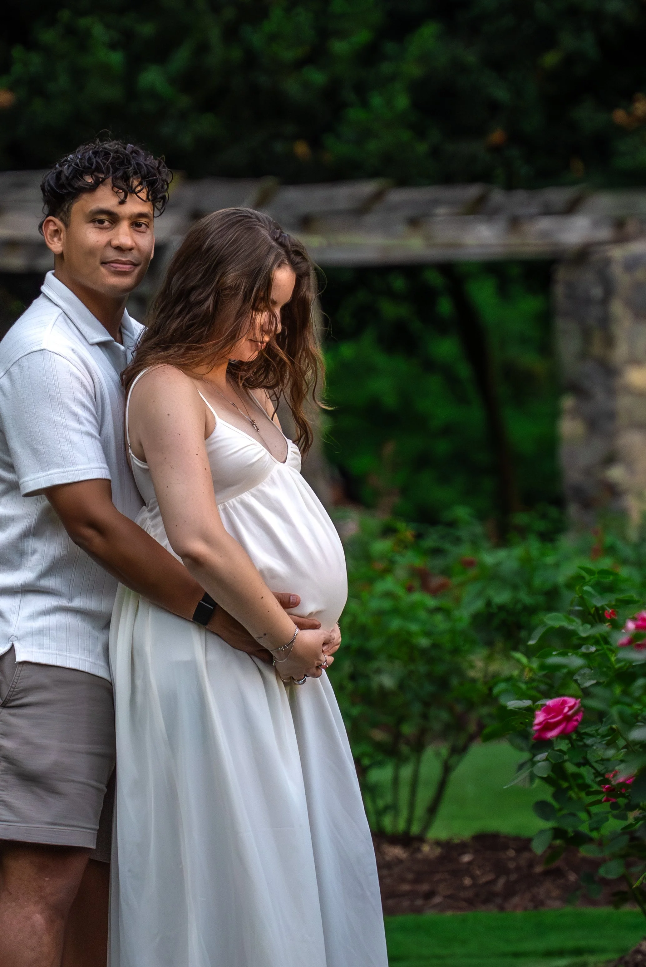 raleigh-rose-garden-raleigh-nc-maternity-session-close-embrace.jpg