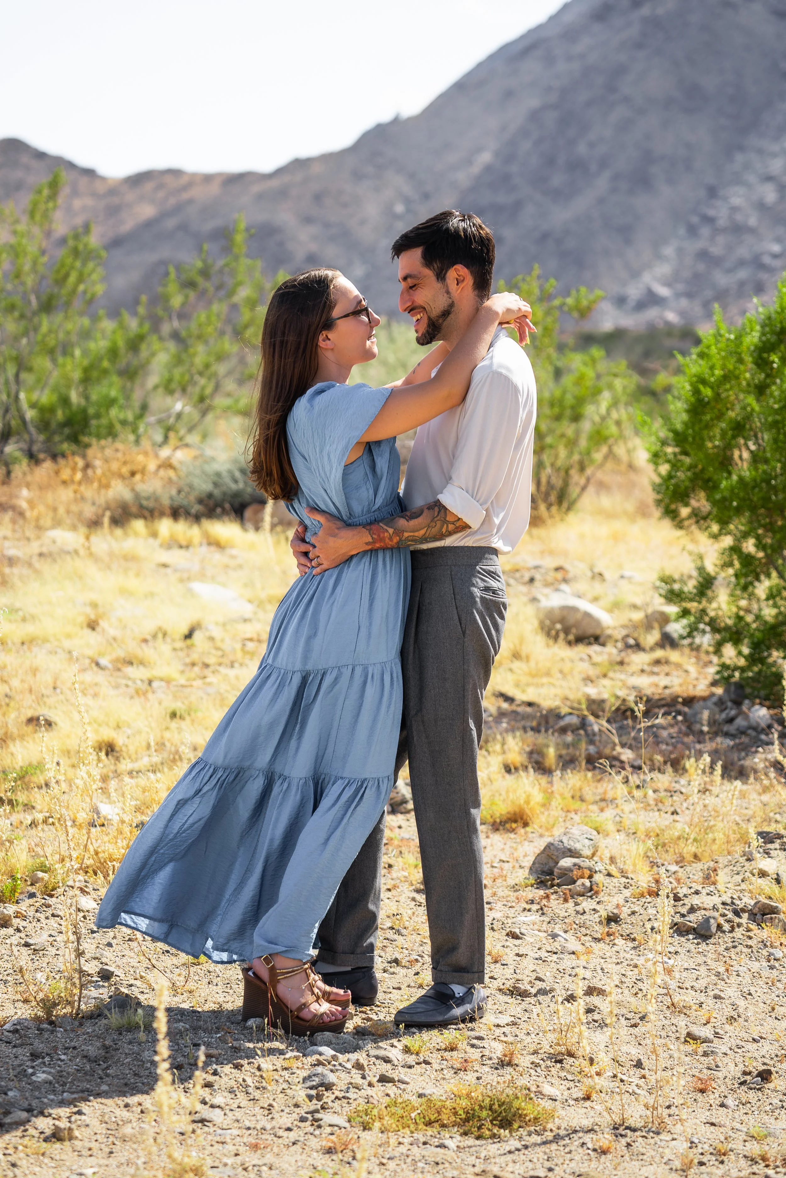 anza-borrego-couples-photographer-close-embrace.jpg