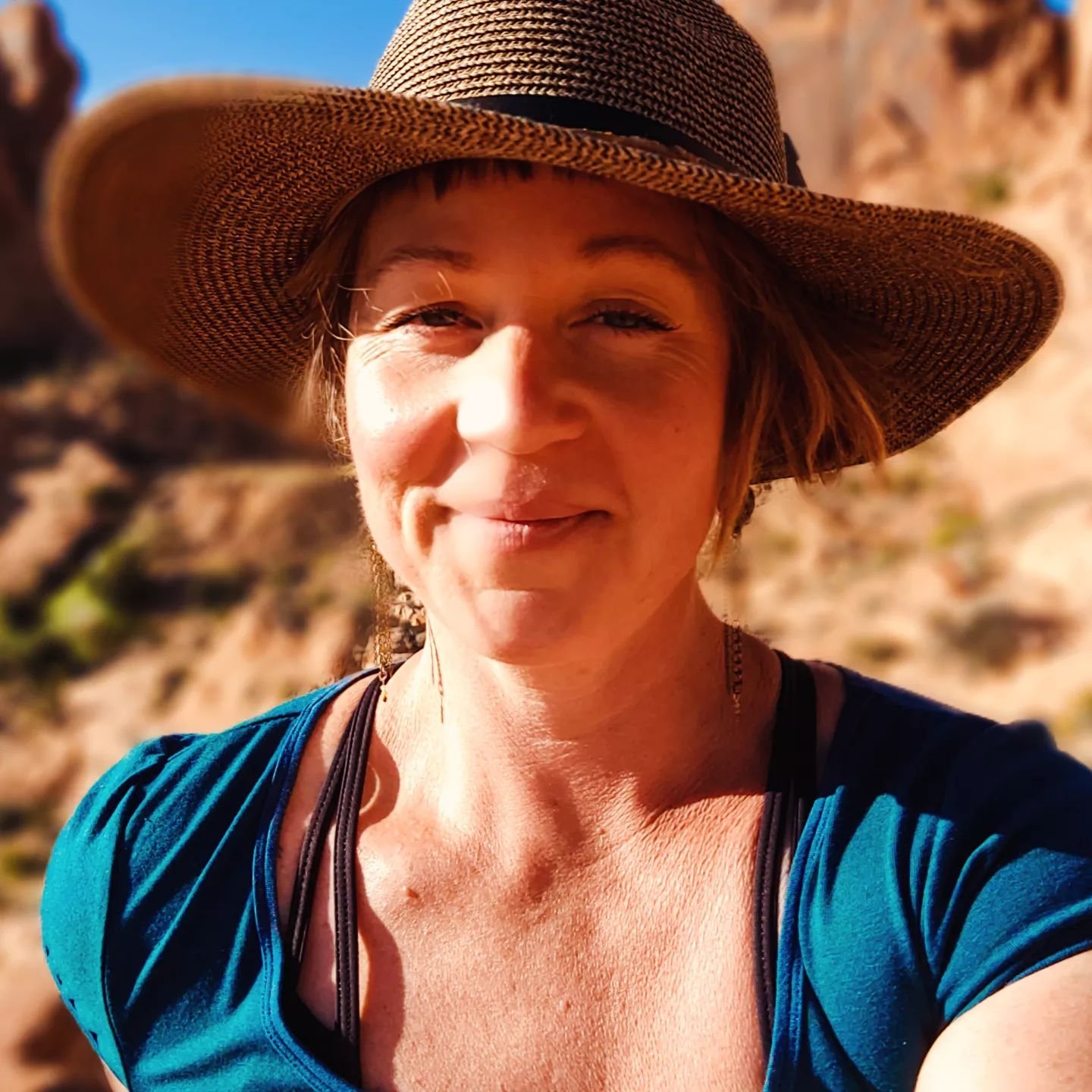 Howdy, I'm Annie! Originally born in Moab, I left when I was 4 and ended up growing up all around the southwest. I graduated with a BA from Arizona State in 2005. I continued to wander the western states in my 20&rsquo;s before settling back in my ho