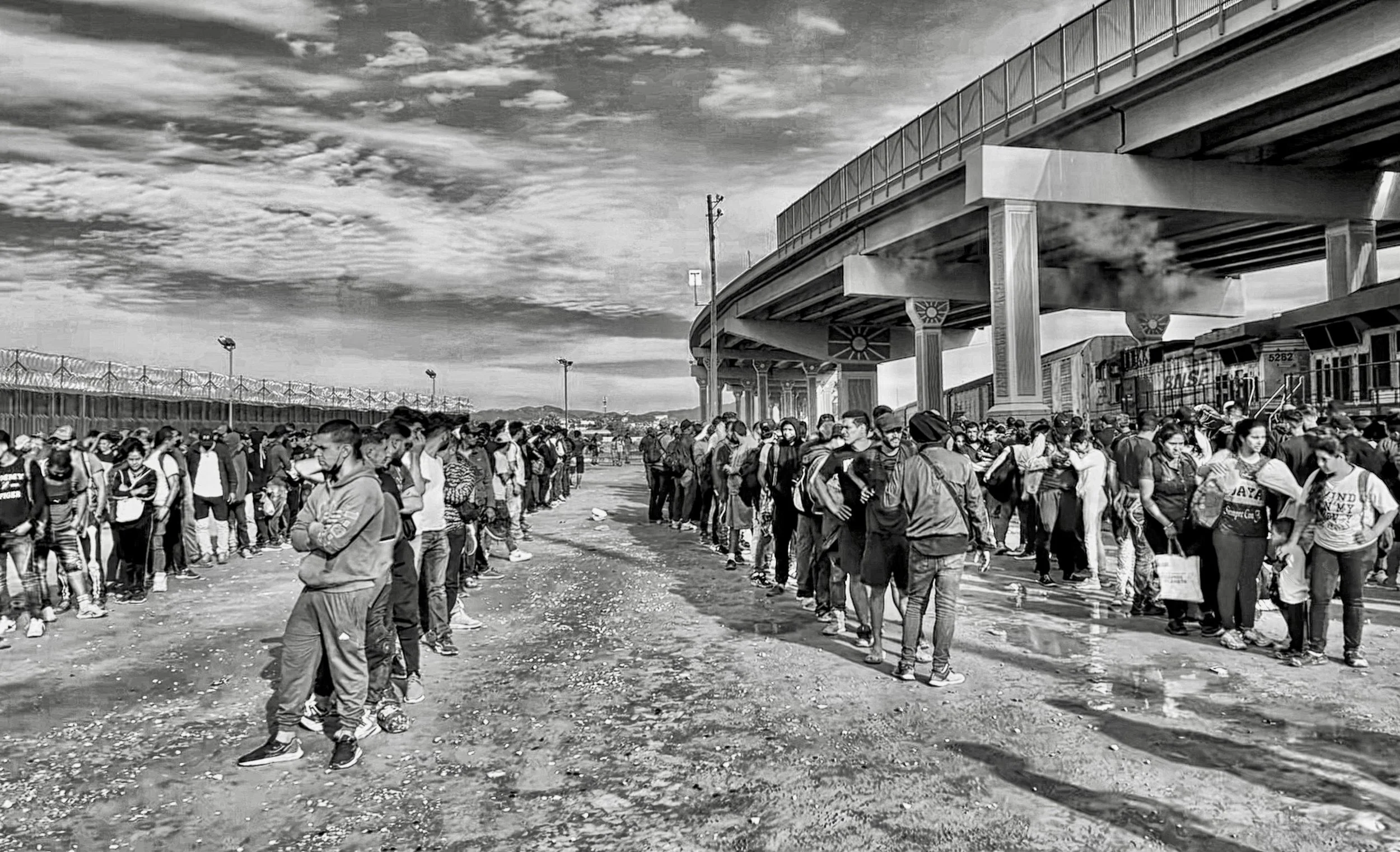 Venezuelans at Breach in the Wall_El Paso, TX 2022.jpeg