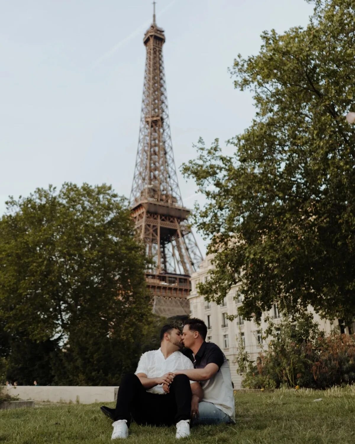 So what about that couple that was supposed to elope in France, but got sent back to the US by border patrol? Well Alivia and Zac are planning a redo of what should have been for next year. In the meantime, I figured since I was in gay Paree, I might