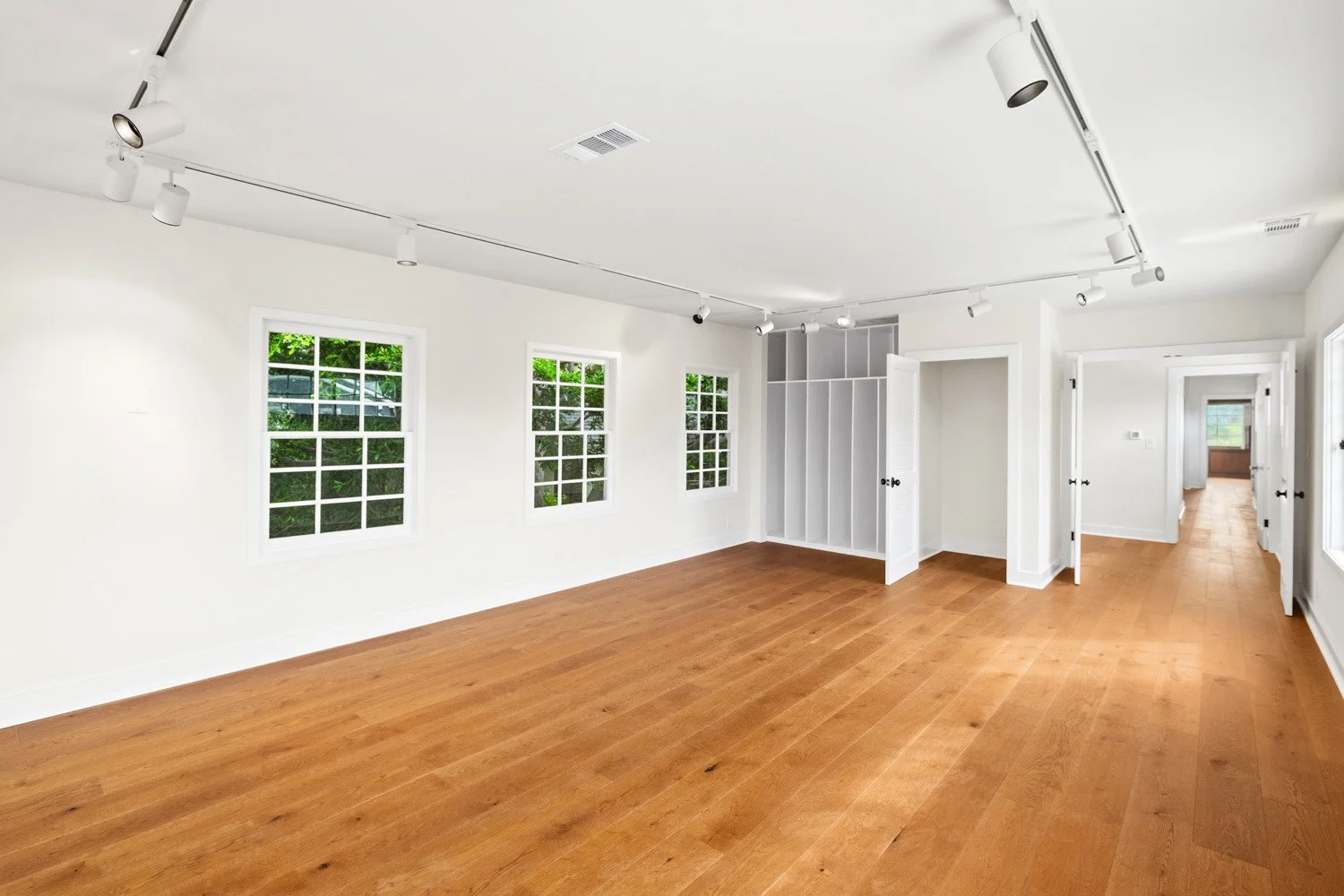 Spacious Upper Floor Hardood Real Estate Photography Los Angelesa.jpg