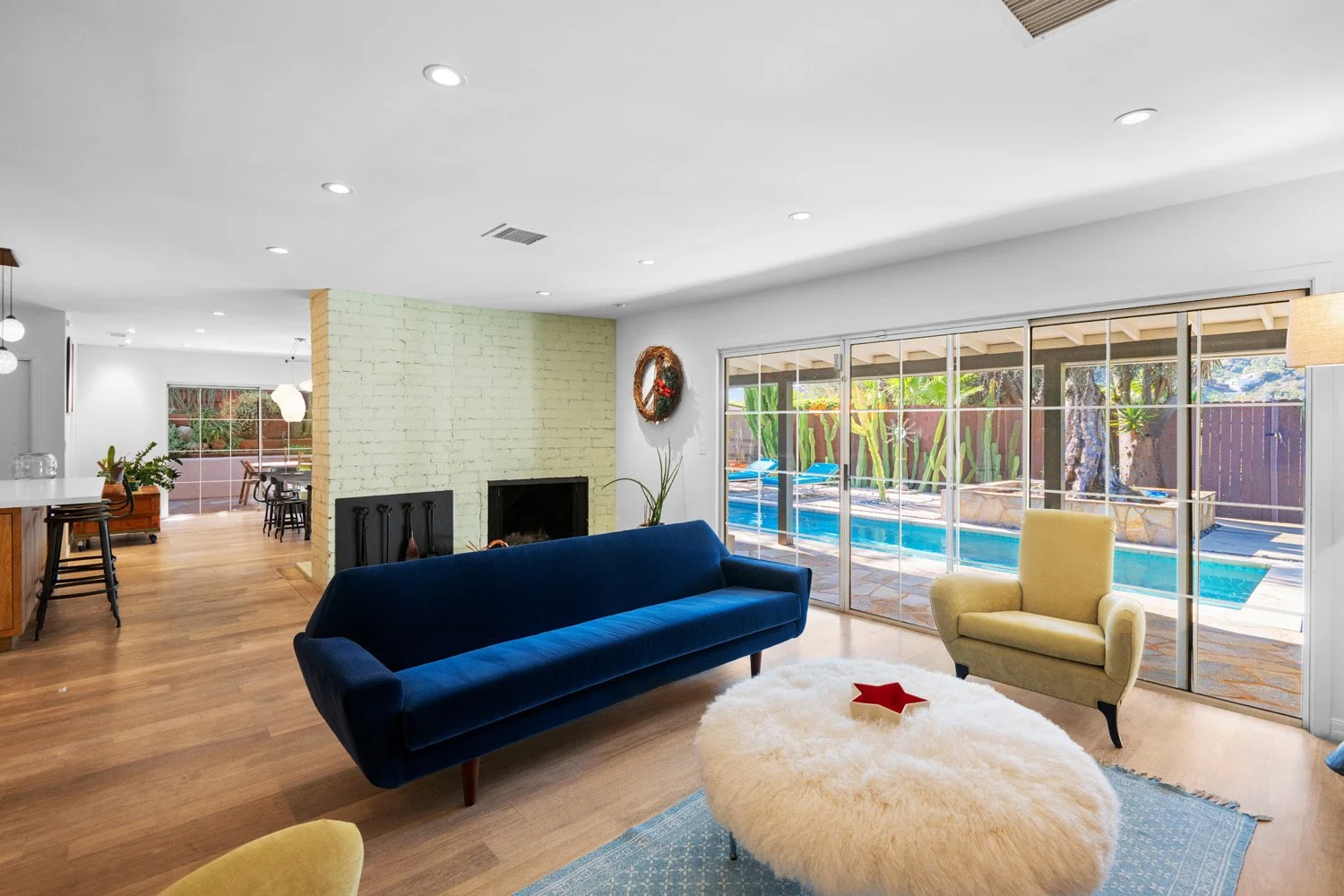 Intuition-Real Estate Photography-Living Room-Hollywood 5.jpg