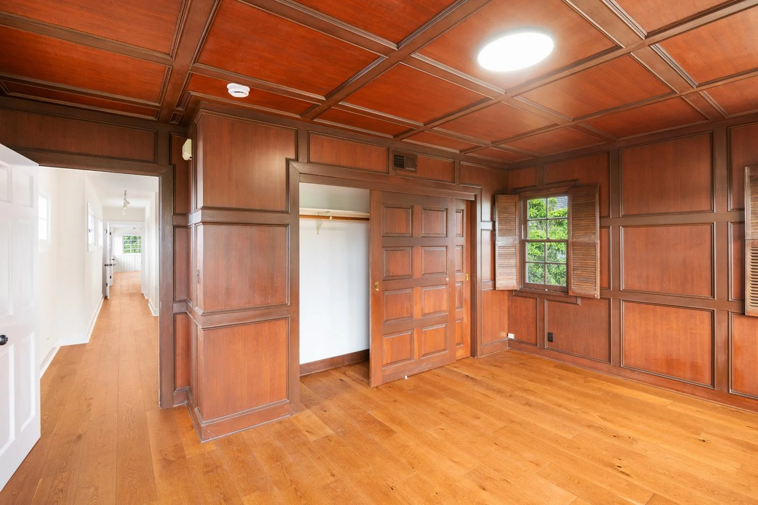 Bright Mahogony Bedroom Real Estate Photography Los Angeles.jpg