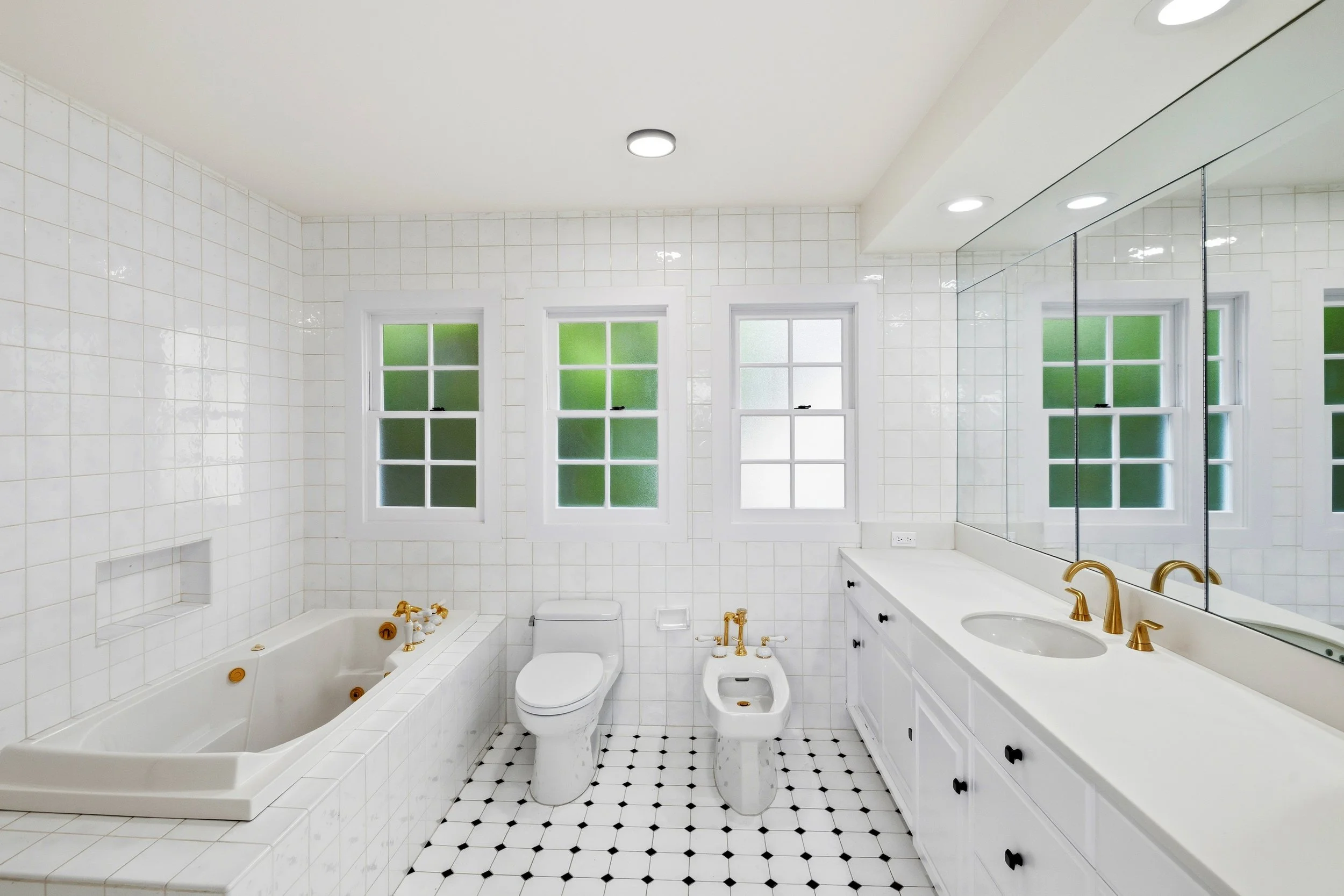 Luxury Bathroom Bidet Listing Photography Real Estate Los Angeles.jpg