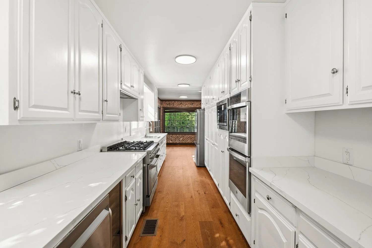 Kitchen cabinets Modern Real Estate Photograpny Los Angeles.jpg