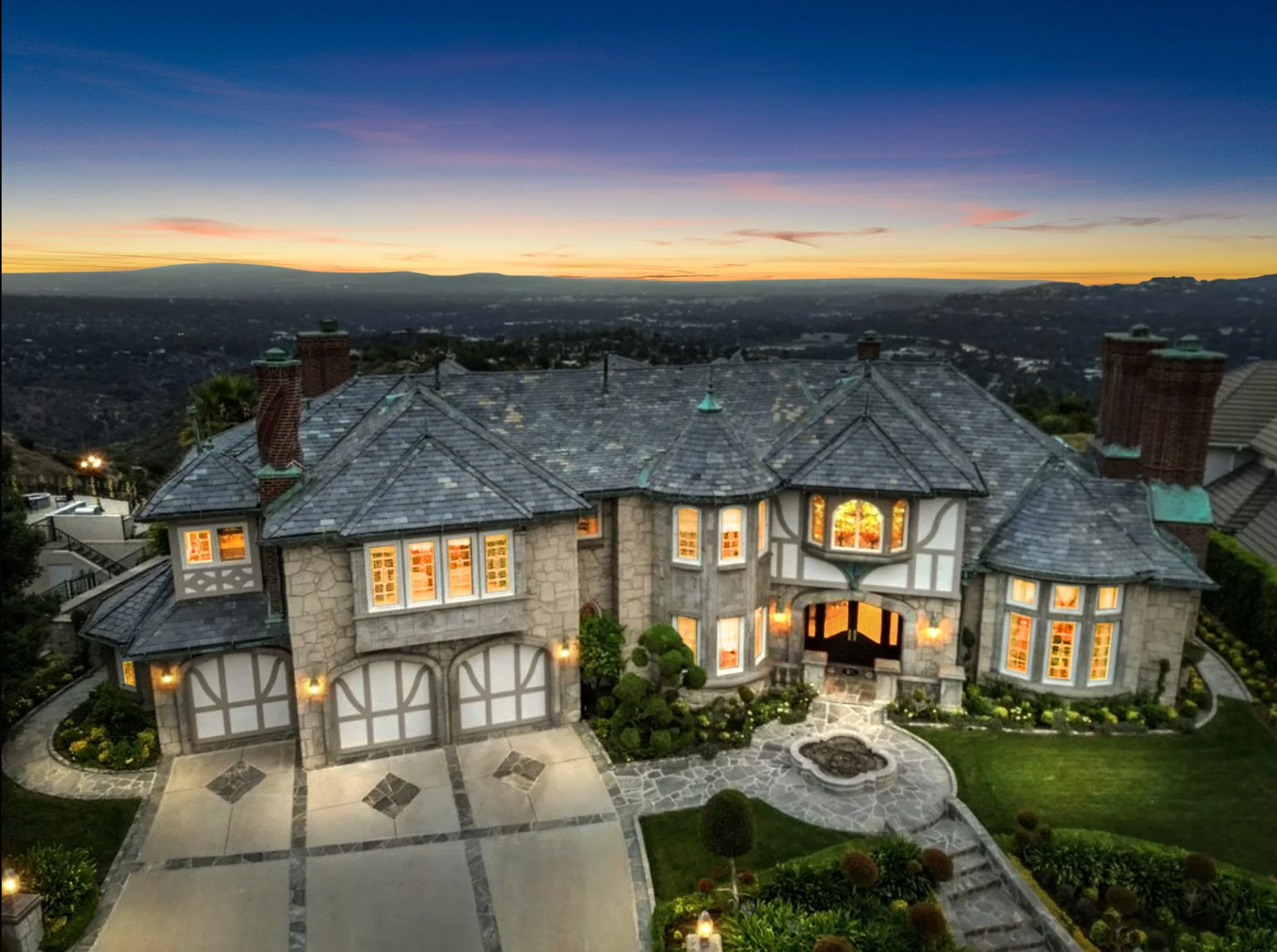 Los Angeles Twilight Photography Mansion.png