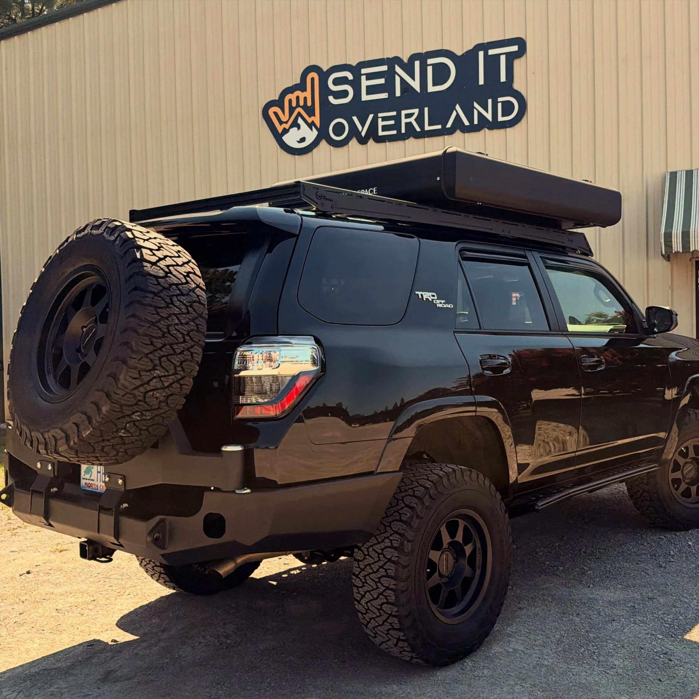 pulled an all-nighter for this @expedition_one rear bumper install w/ dual swingouts, spare tire mount, and camera relocation and it looks tough 😤🔥