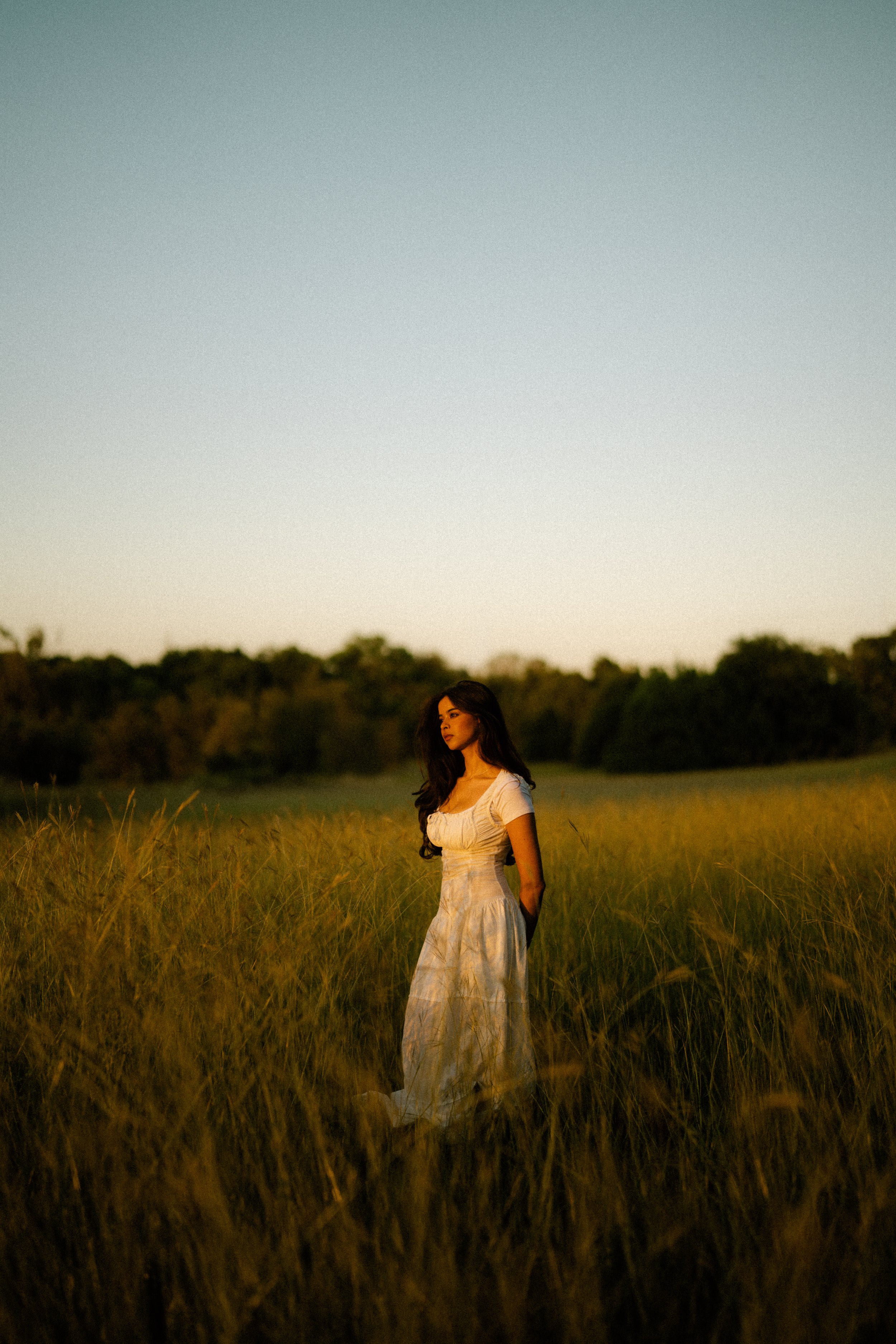 Cinematic Magic: A Viral Golden Hour Session with Riya