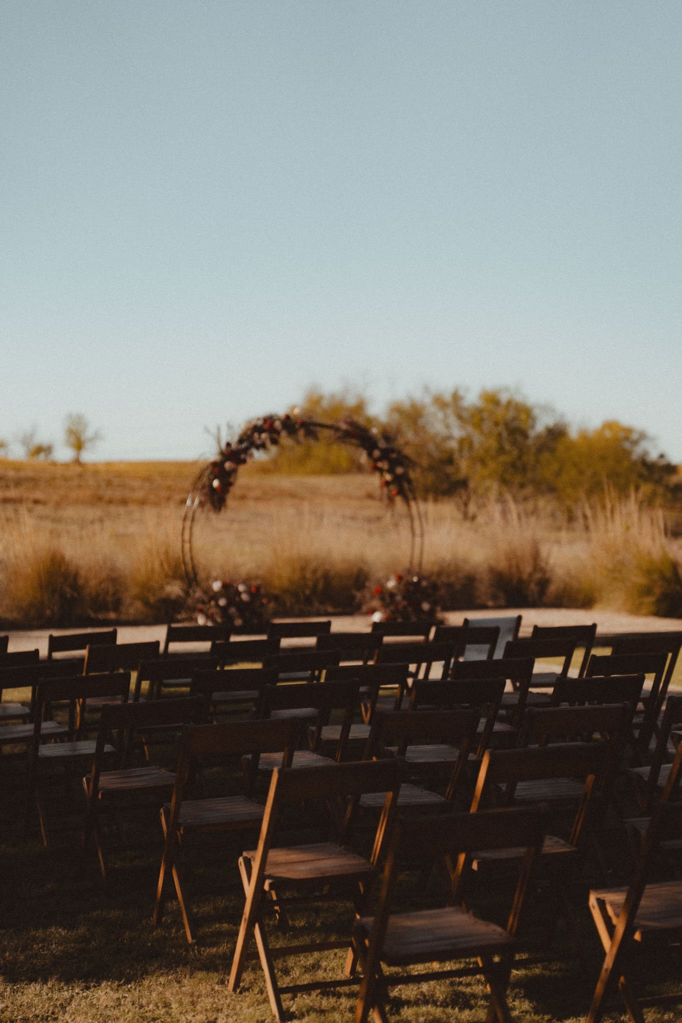 empty-ceremony-setup-circular-arch.jpg