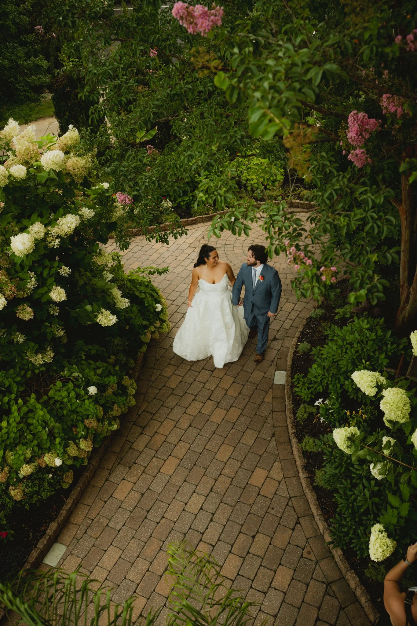 couple-walking-scotland-run-golf-club-garden.jpg
