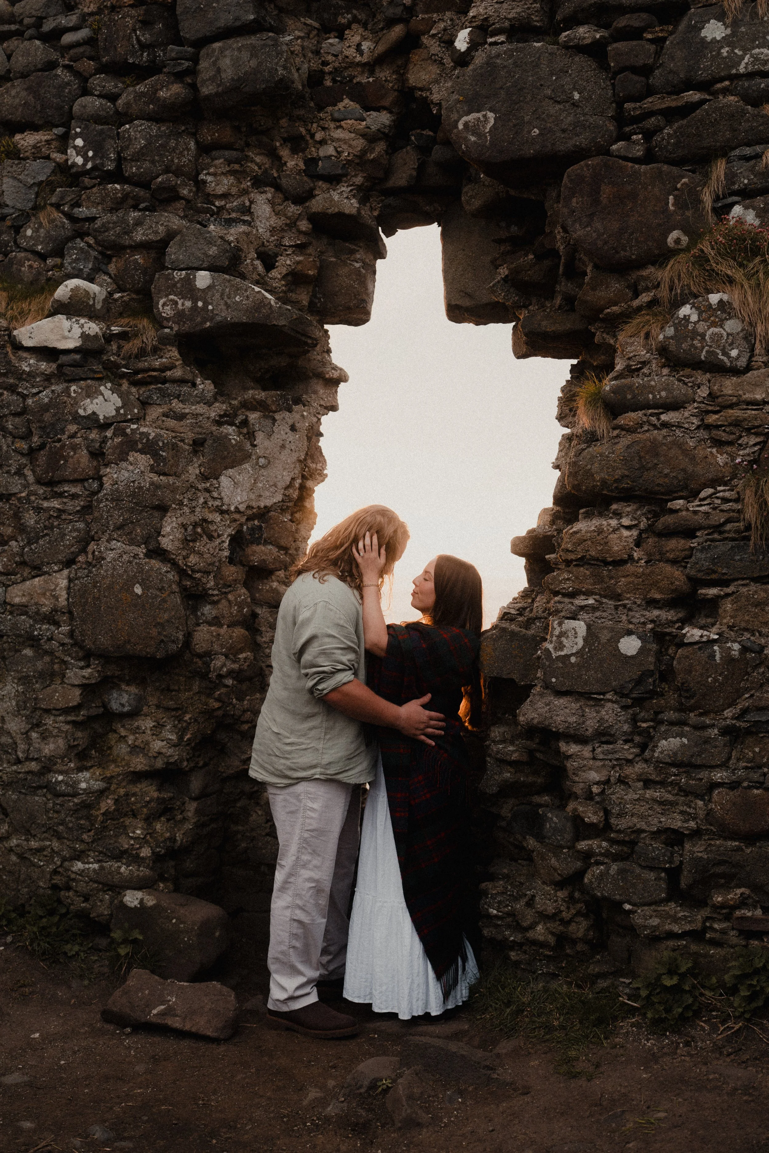 duntulm-castle-ruins-archway-couples-portrait-skye.jpg