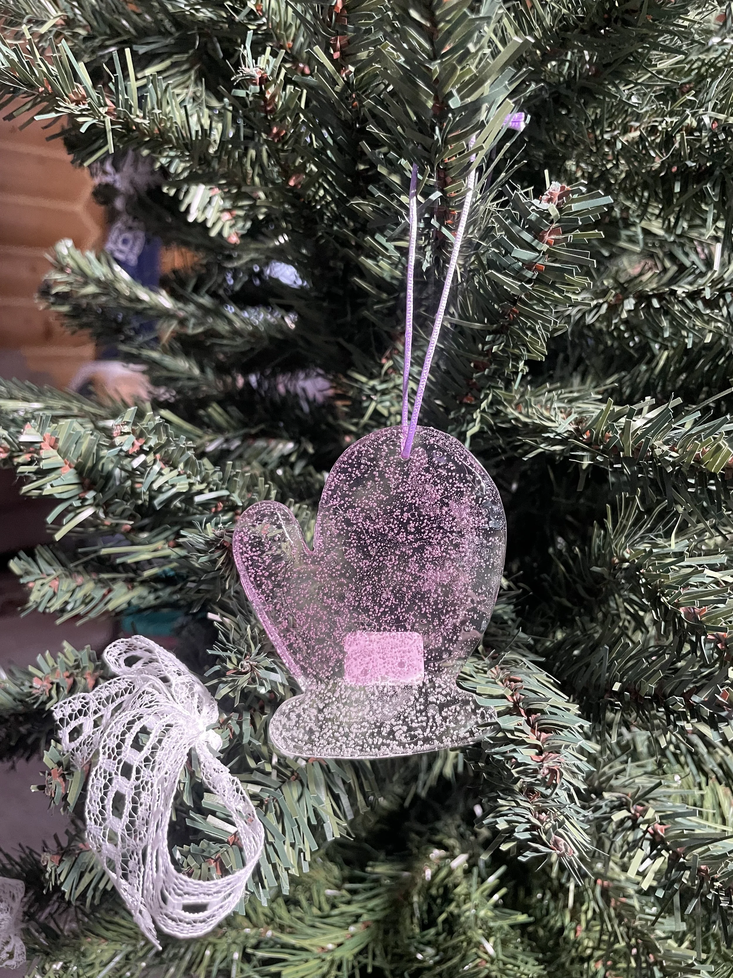 Light Fuchsia Mitten Ornament.jpg