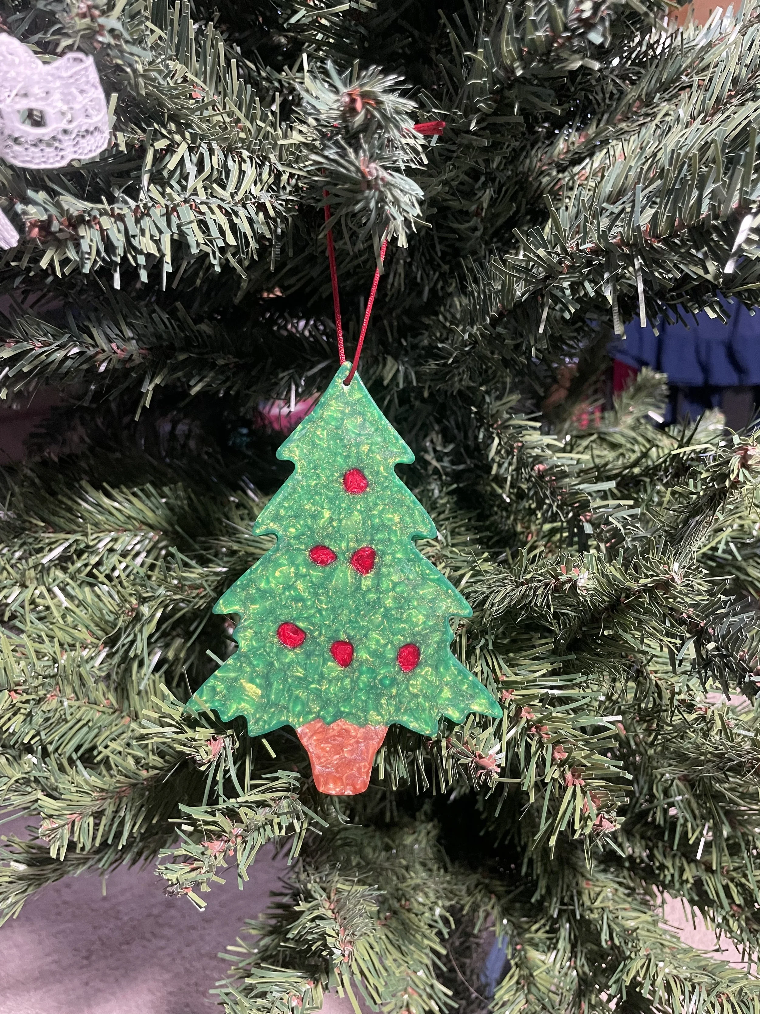 Green Pearl Christmas Tree Ornament (large) (red Ornaments).jpg