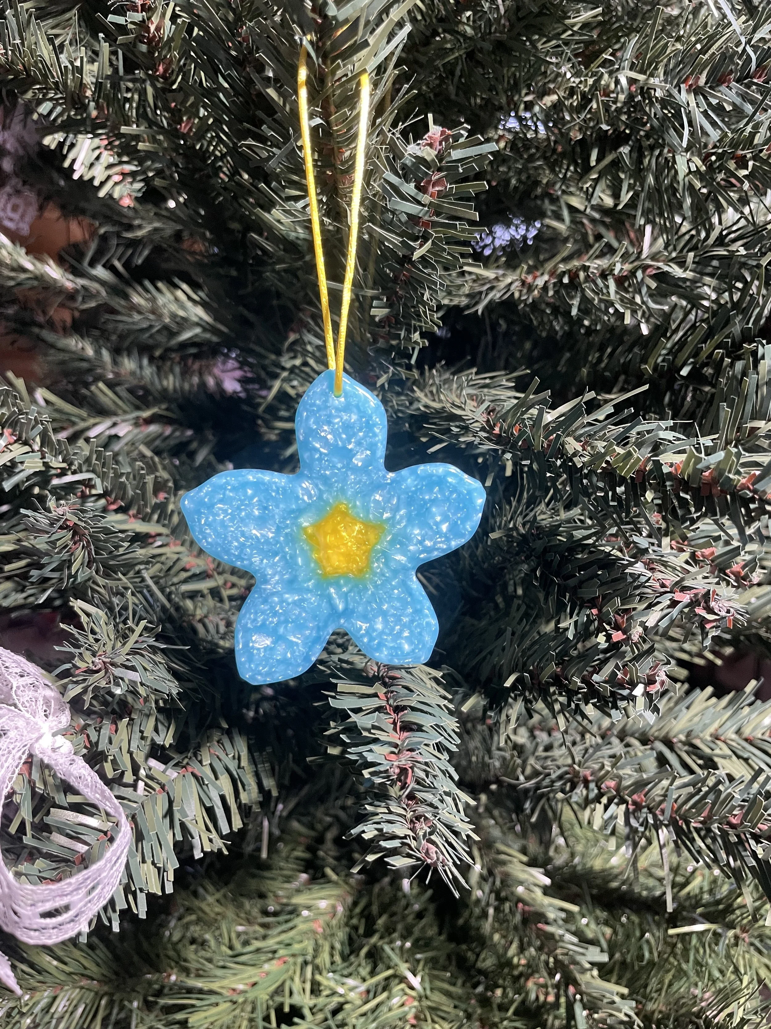 Light Blue Pearl Large Forget-Me-Not Ornament.jpg