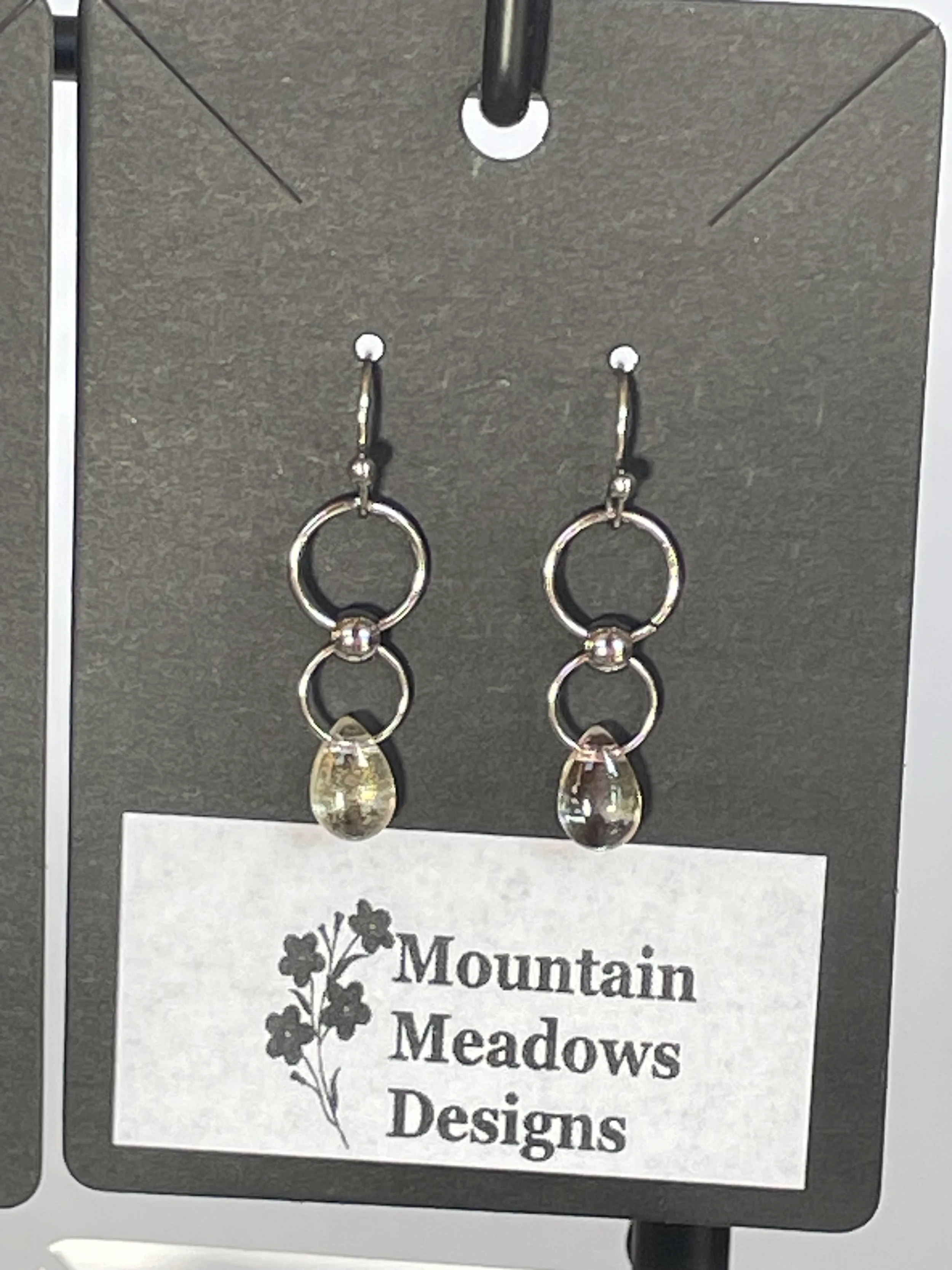 Raindrop Earrings Clear W:Gold Glitter (2 rings).jpg